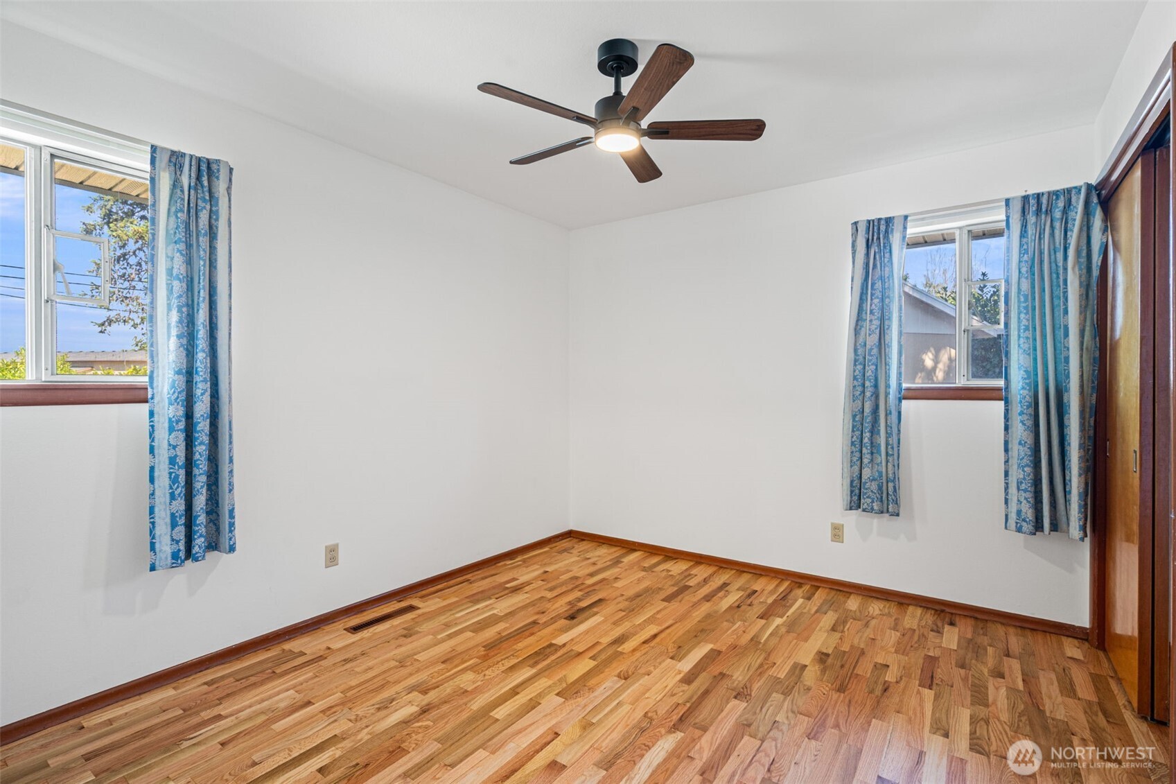10005 Becker Drive Property Photo 18