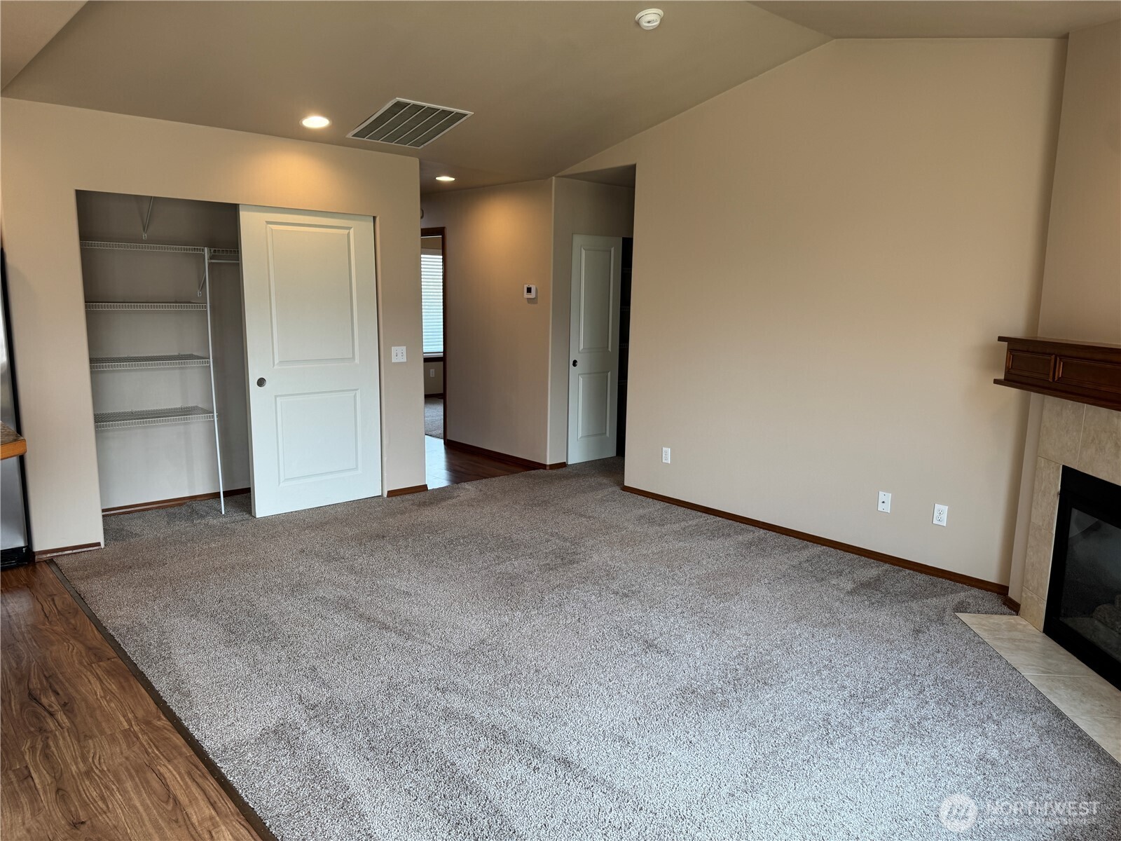 204 W 26th Avenue Property Photo 3