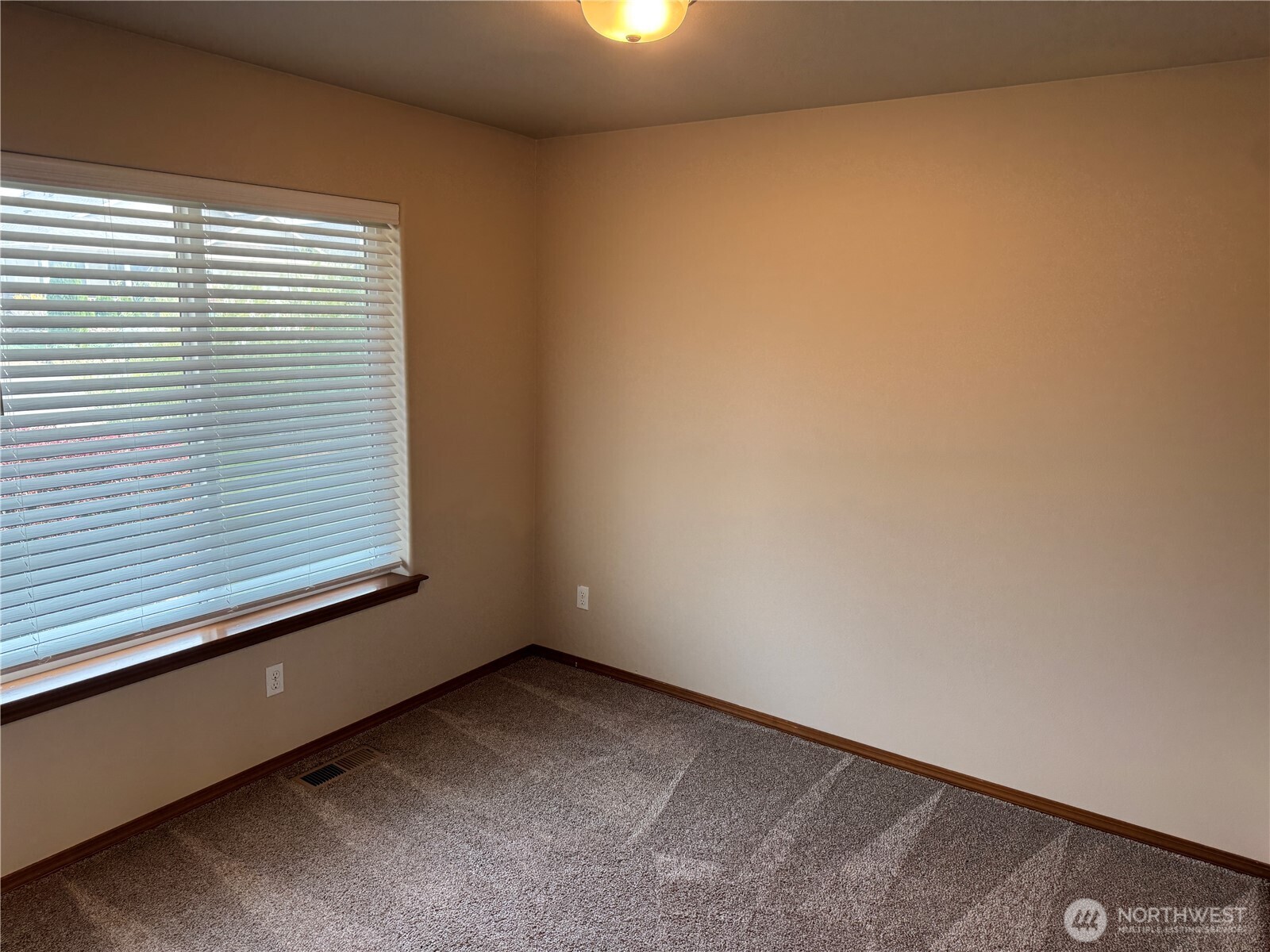 204 W 26th Avenue Property Photo 17