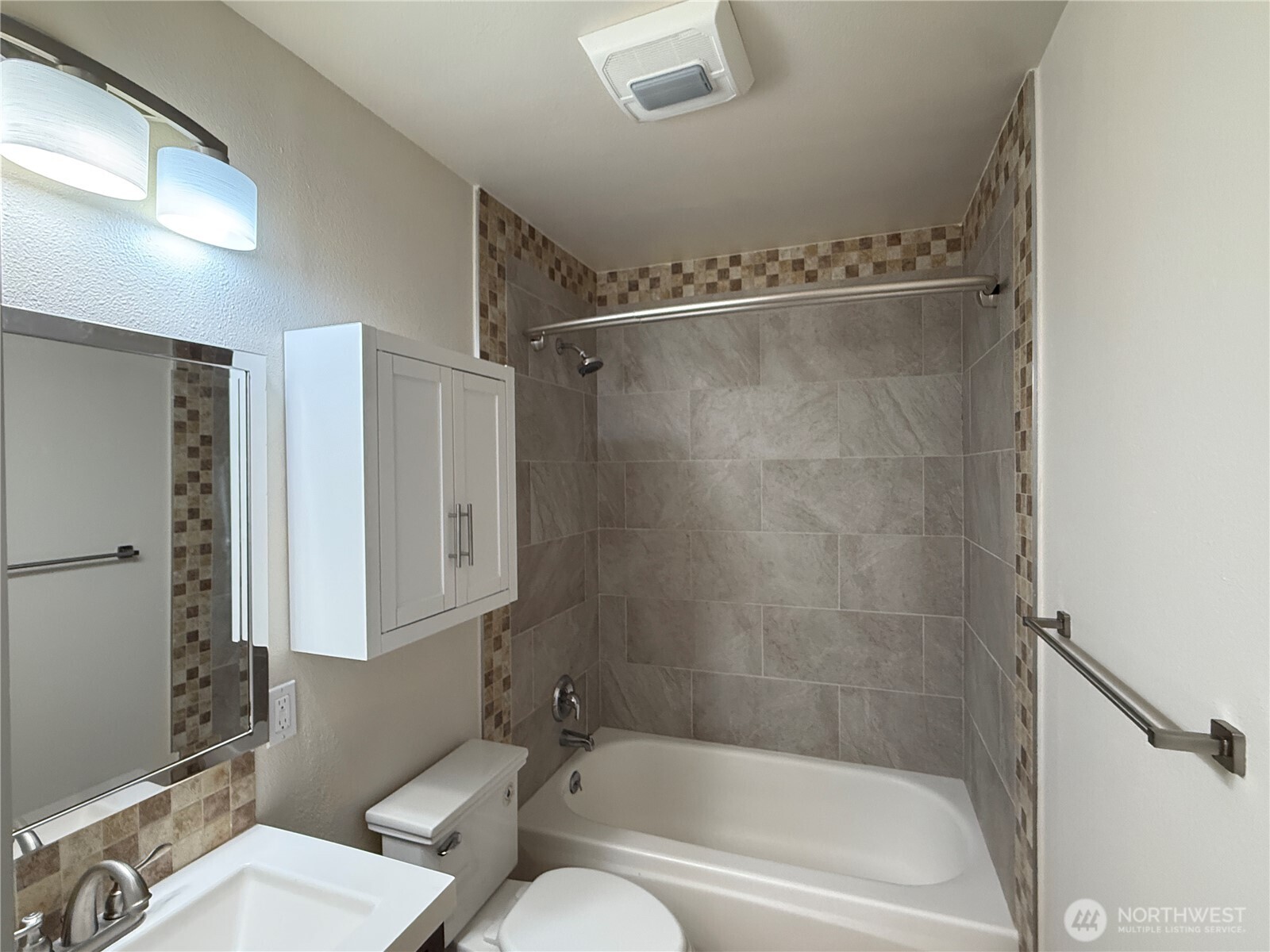 4802 180th Street F202 Property Photo 8