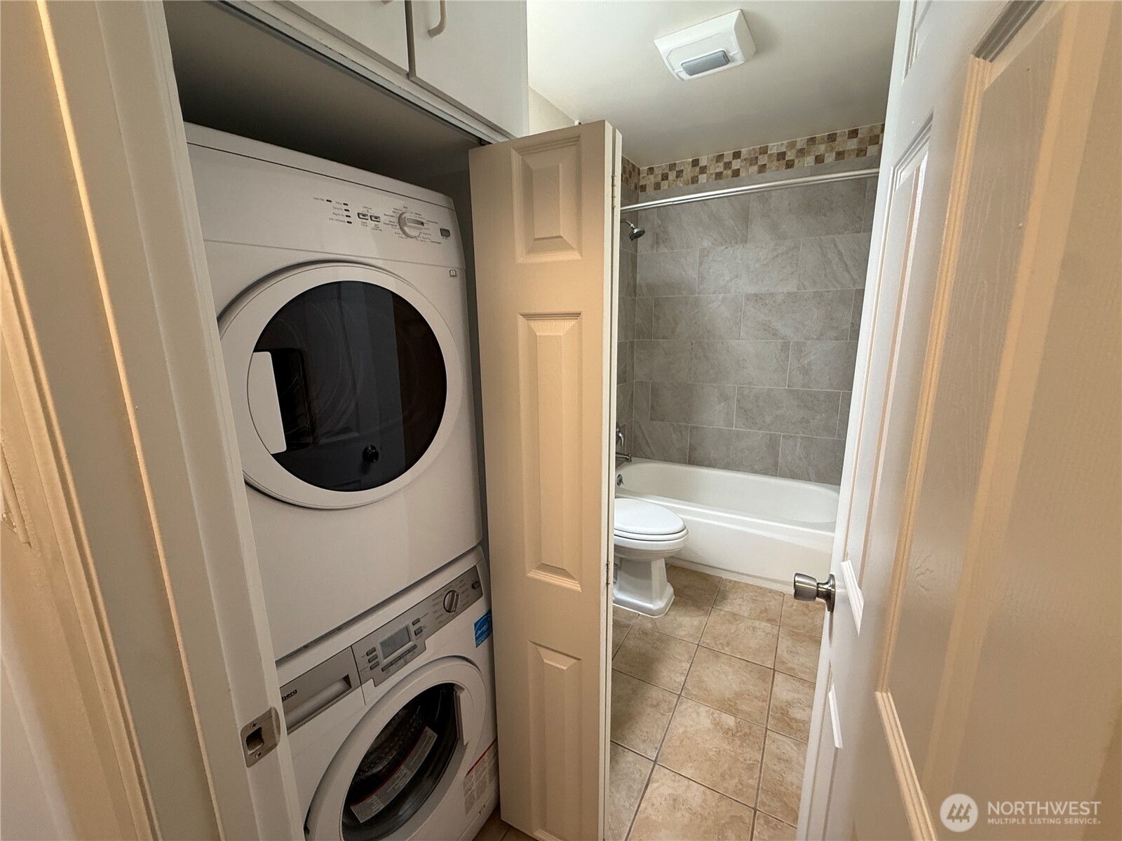4802 180th Street F202 Property Photo 9