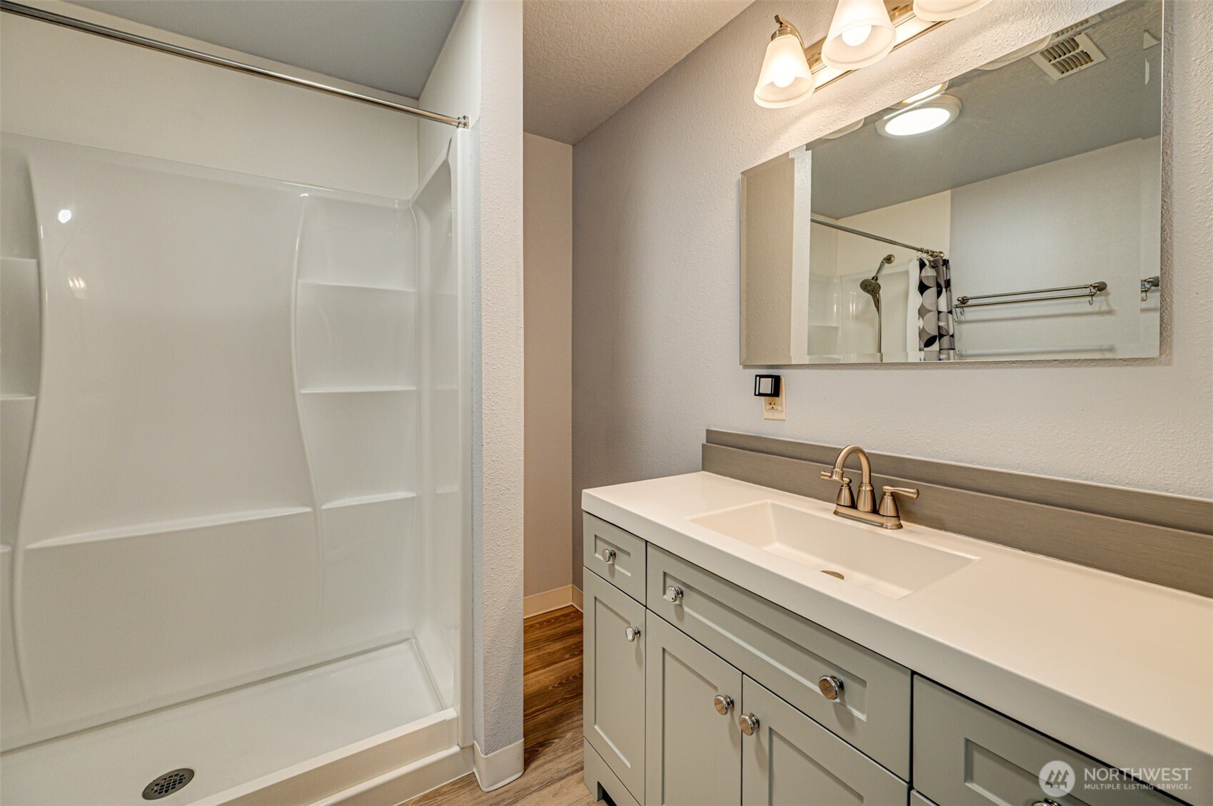 1004 Ne 84th Avenue Property Photo 16