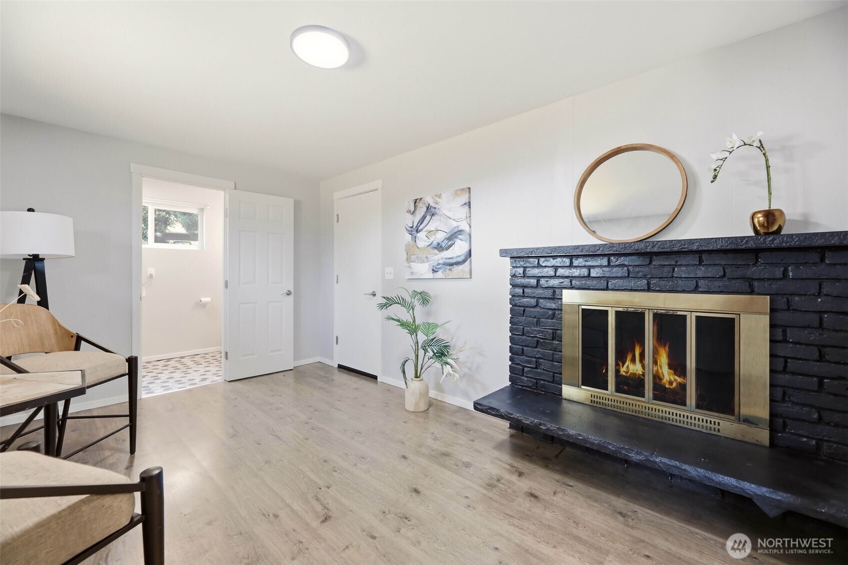 15814 Larch Way Property Photo 15