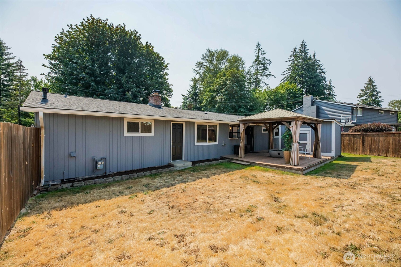 15814 Larch Way Property Photo 19