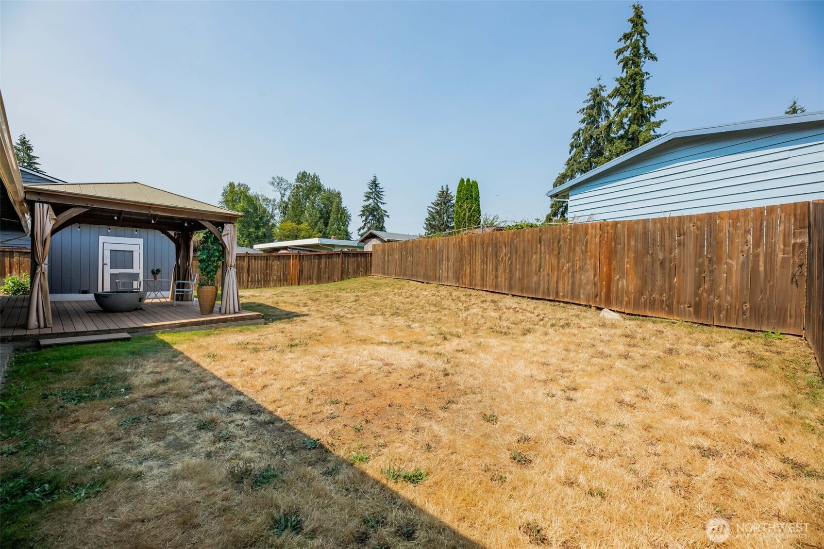 15814 Larch Way Property Photo 20