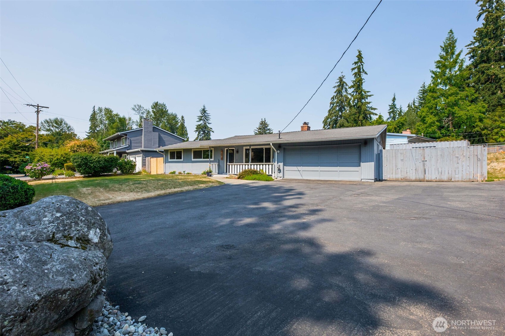 15814 Larch Way Property Photo 26