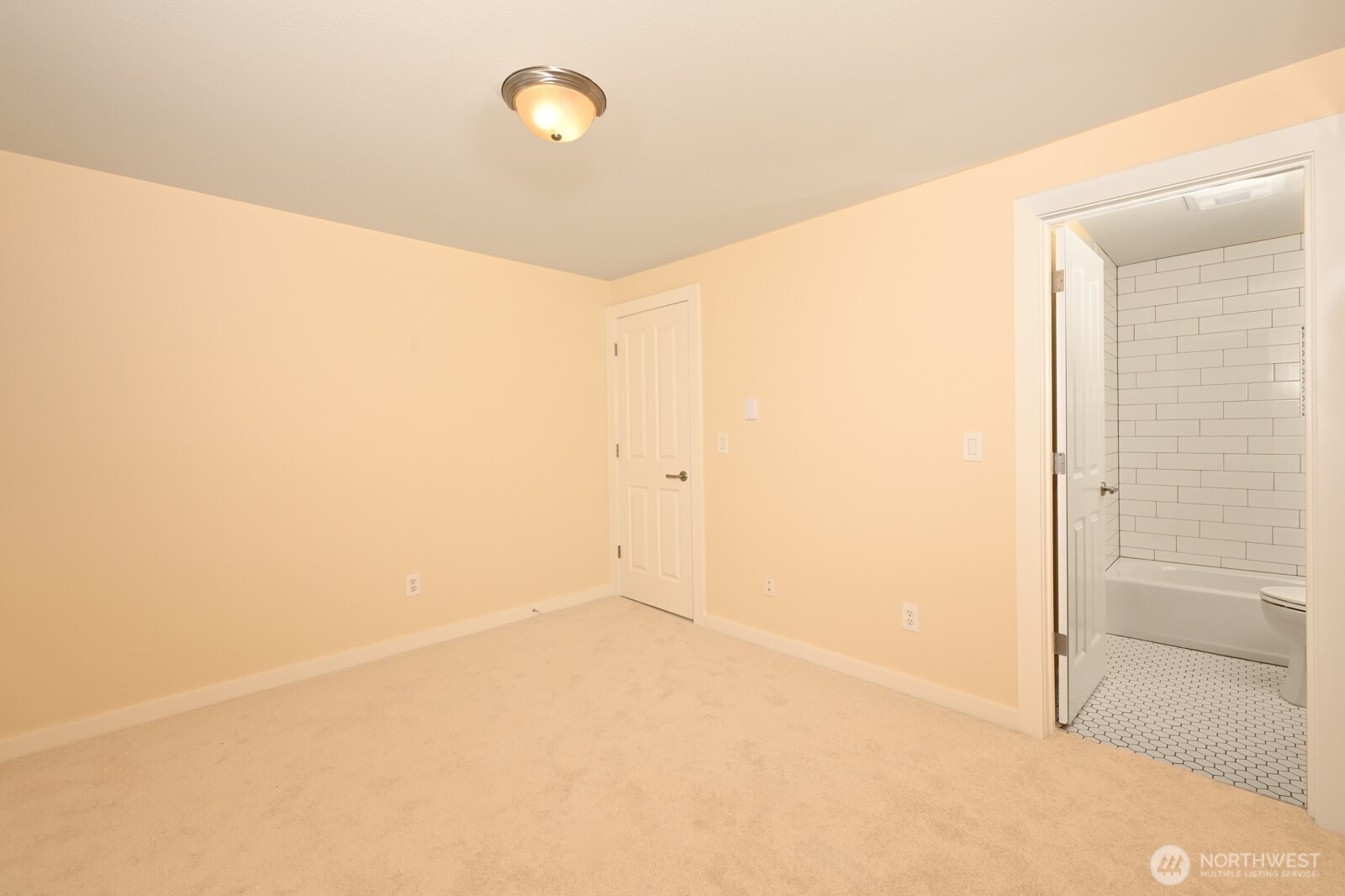 301 W Raye Street 106 Property Photo 17
