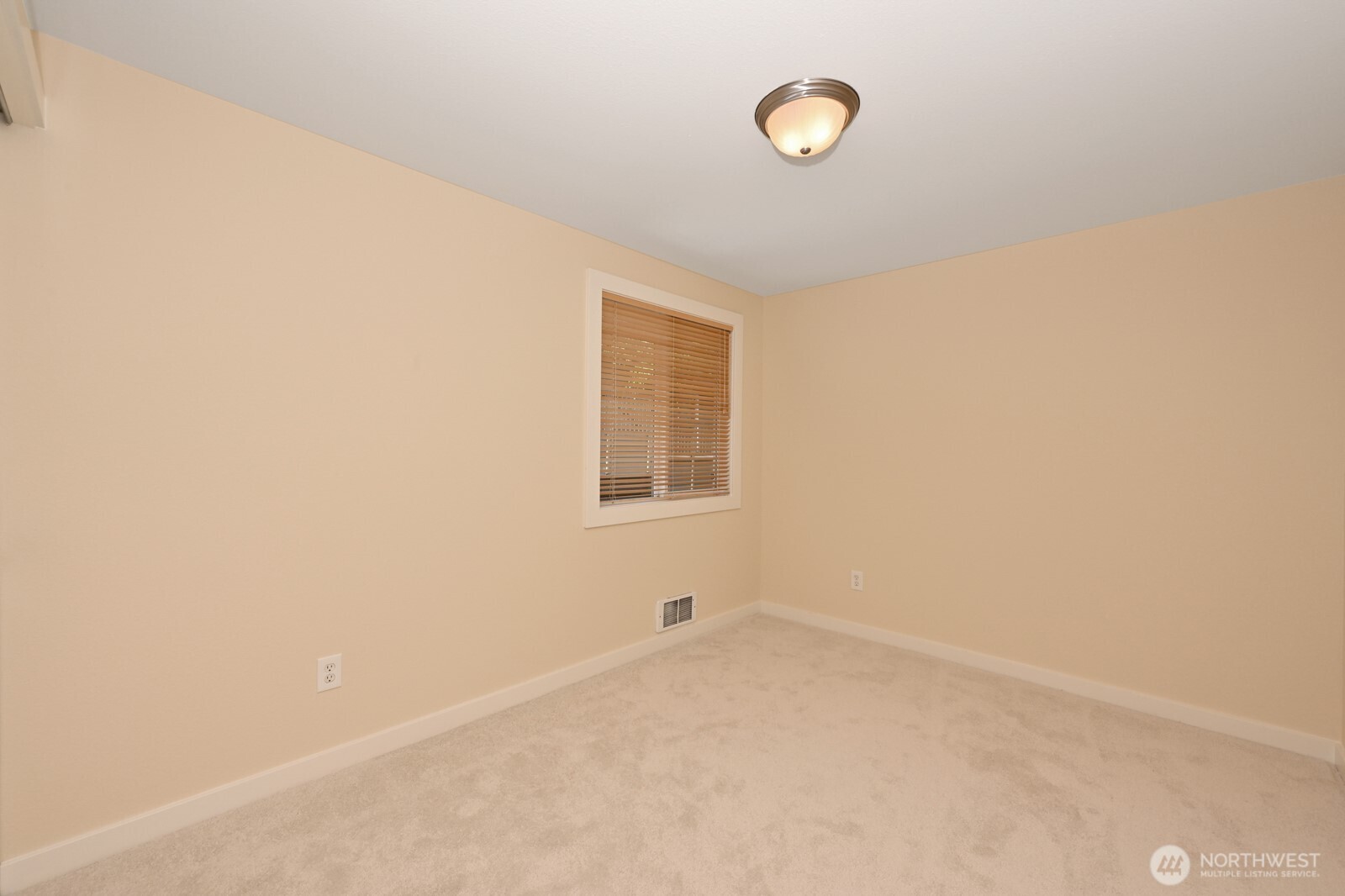 301 W Raye Street 106 Property Photo 25