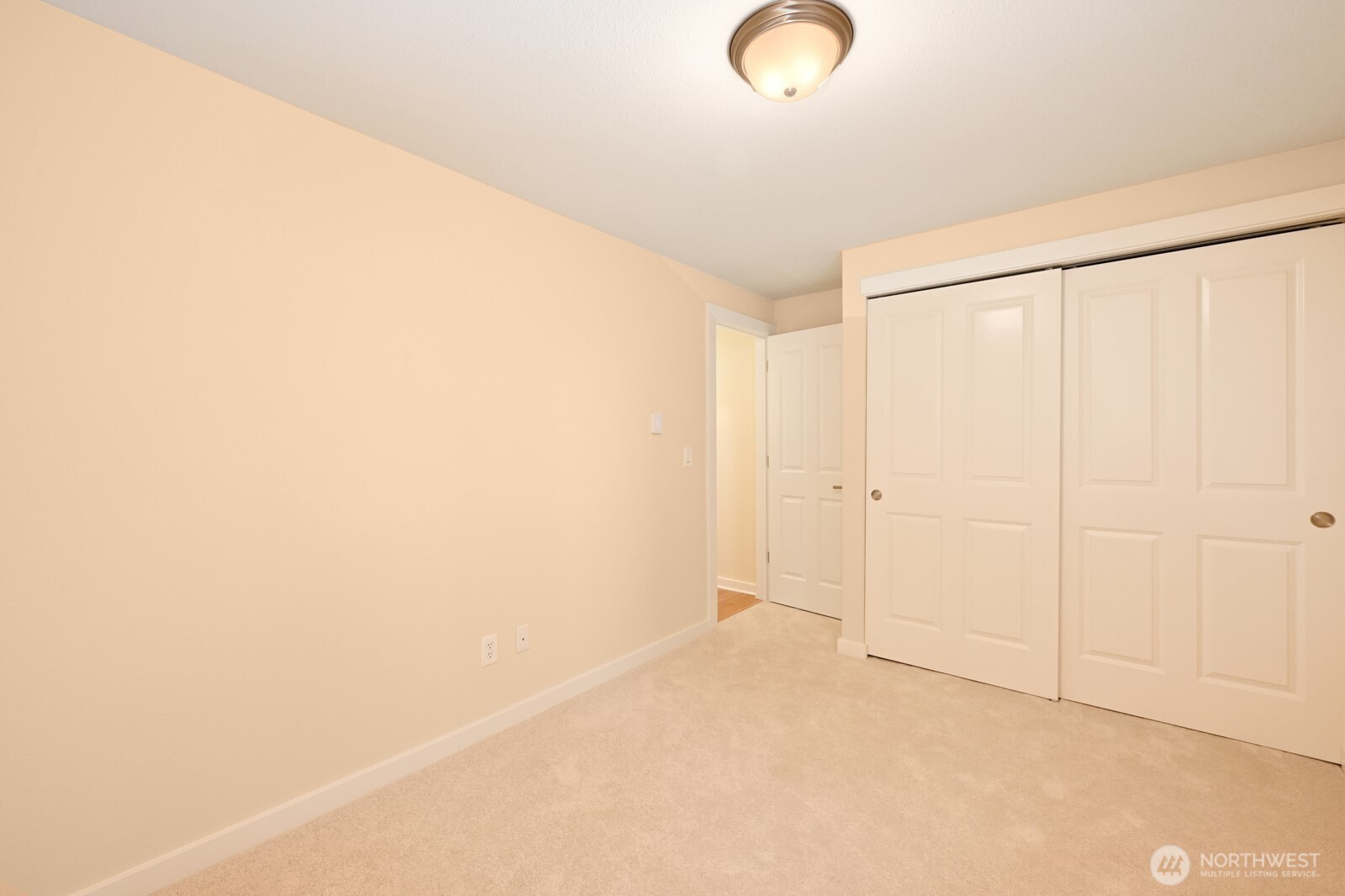 301 W Raye Street 106 Property Photo 26