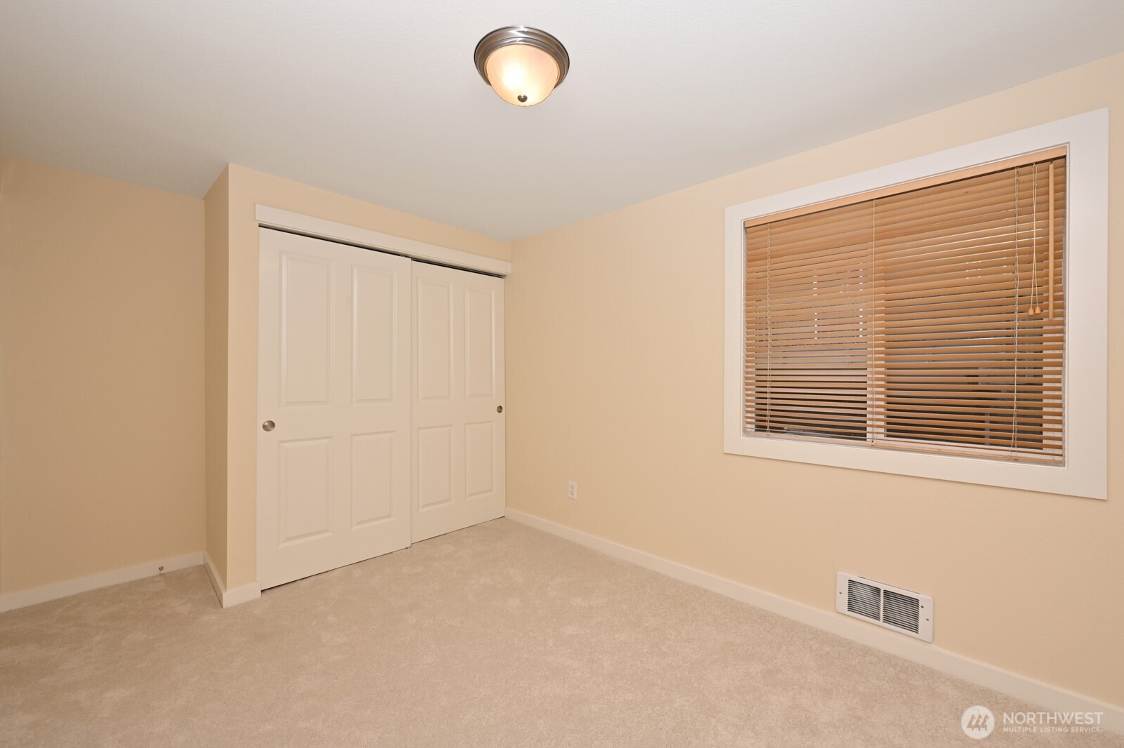 301 W Raye Street 106 Property Photo 31