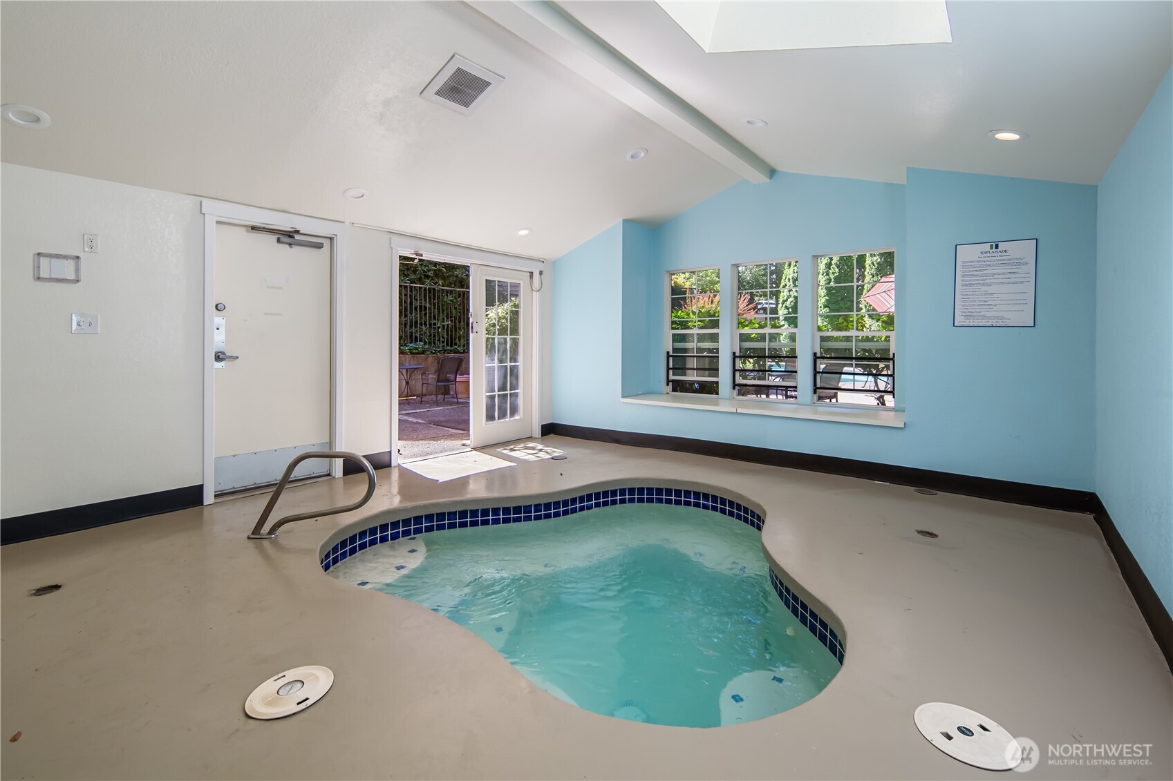 12020 100th Avenue M103 Property Photo 26