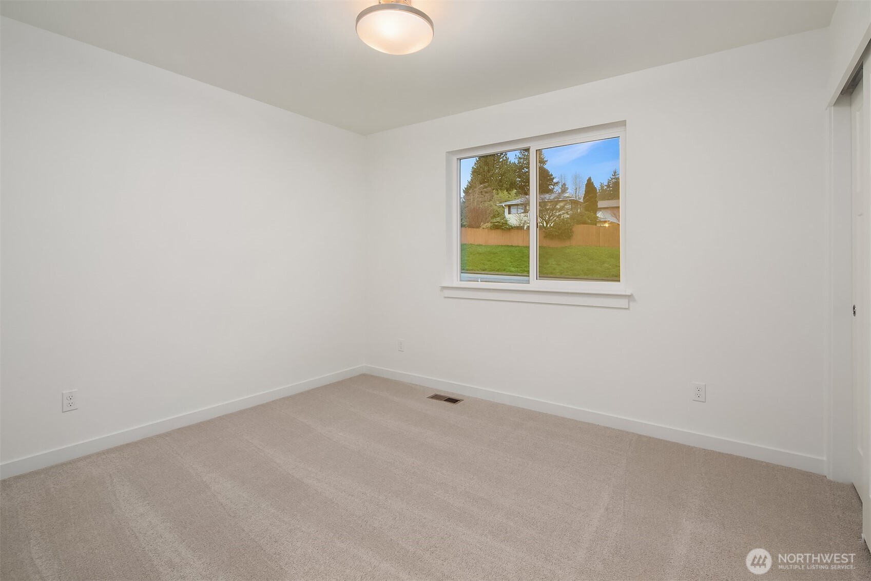 21609 Poplar Way Property Photo 31