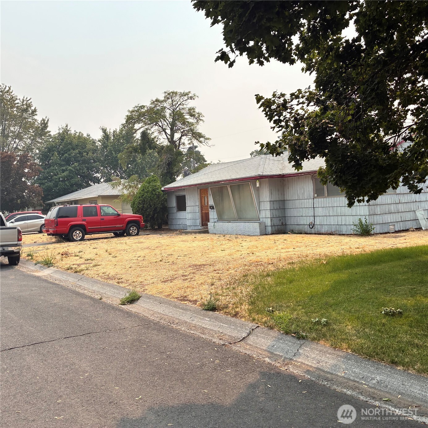 239 Ne H Street Property Photo 19