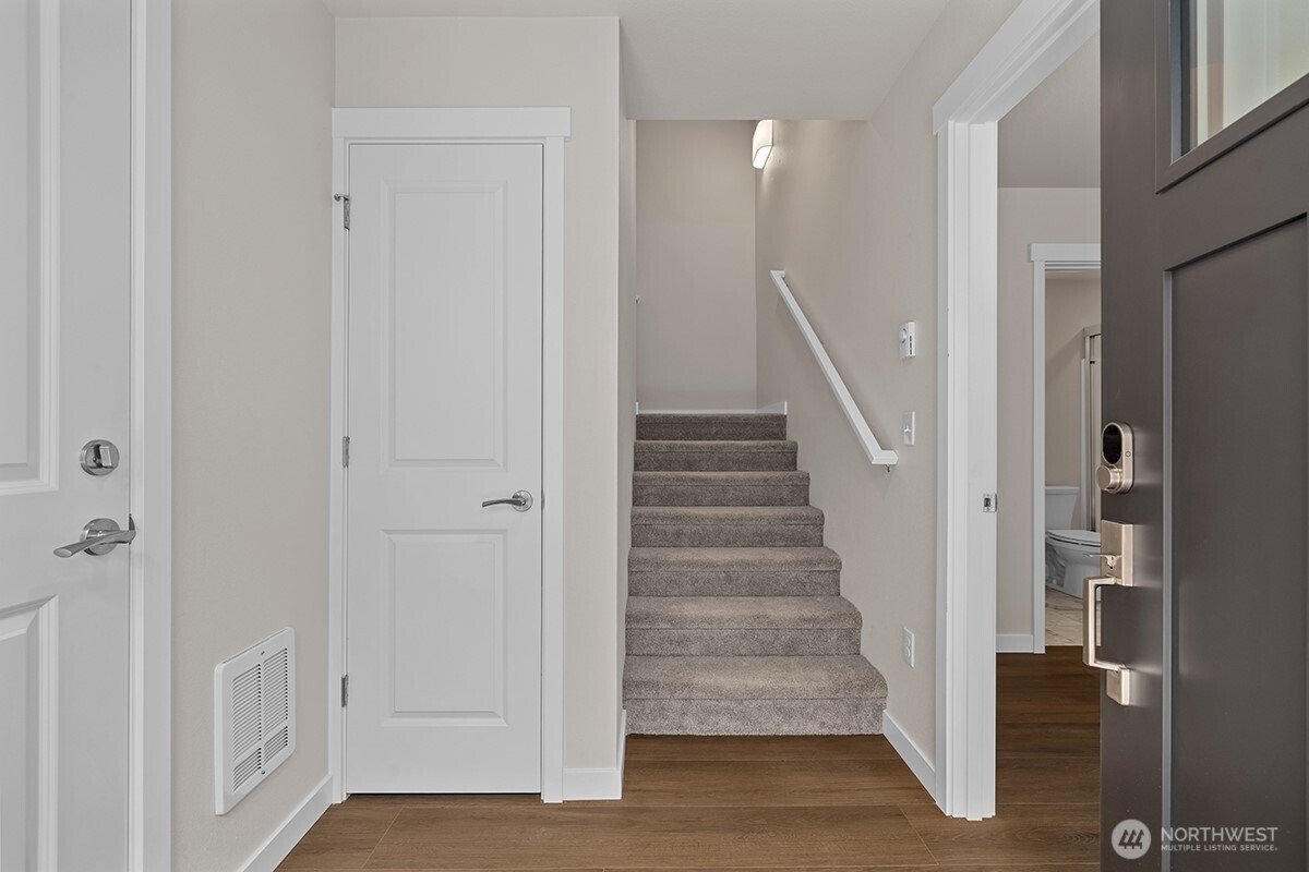 16823 Alder Way M8 Property Photo 9