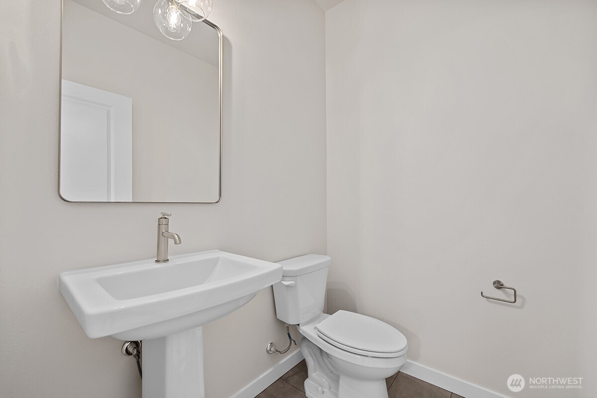 16823 Alder Way M8 Property Photo 13