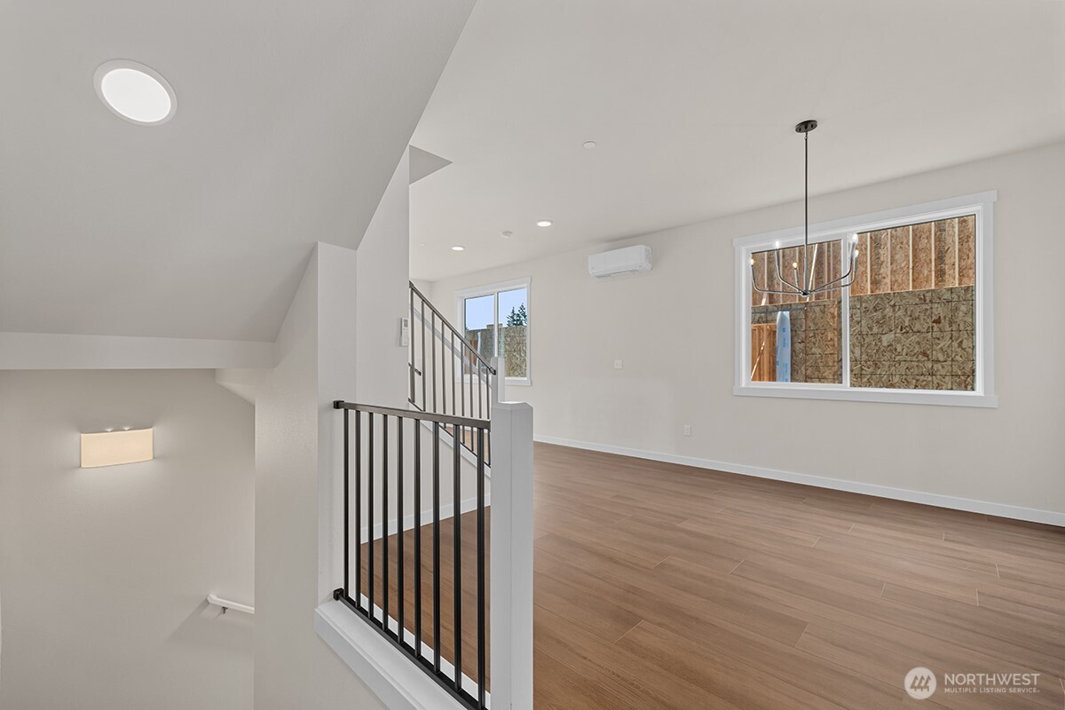 16823 Alder Way M8 Property Photo 14