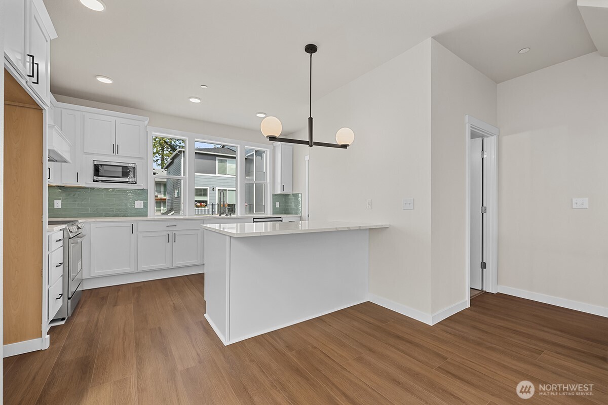 16823 Alder Way M8 Property Photo 18