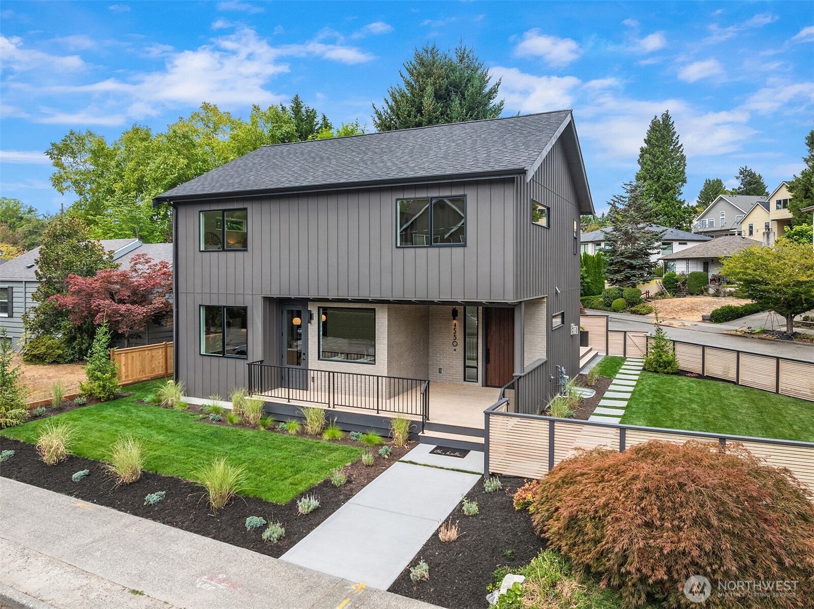 4530 Ne 55th Street Property Photo 1