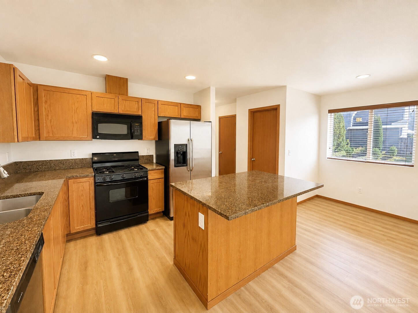4002 82nd Avenue Property Photo 8