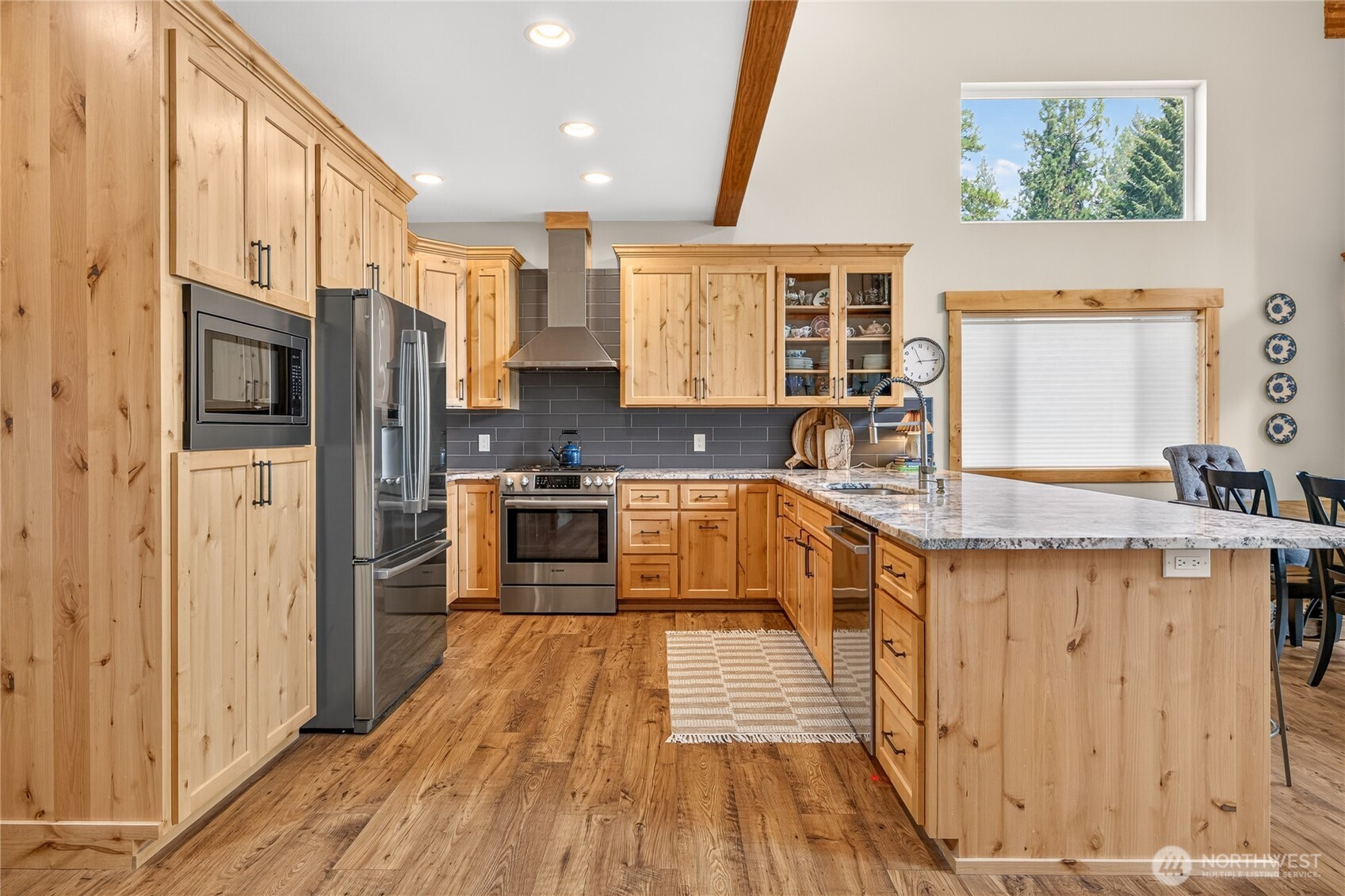 2303 Pine Tree Road Property Photo 16