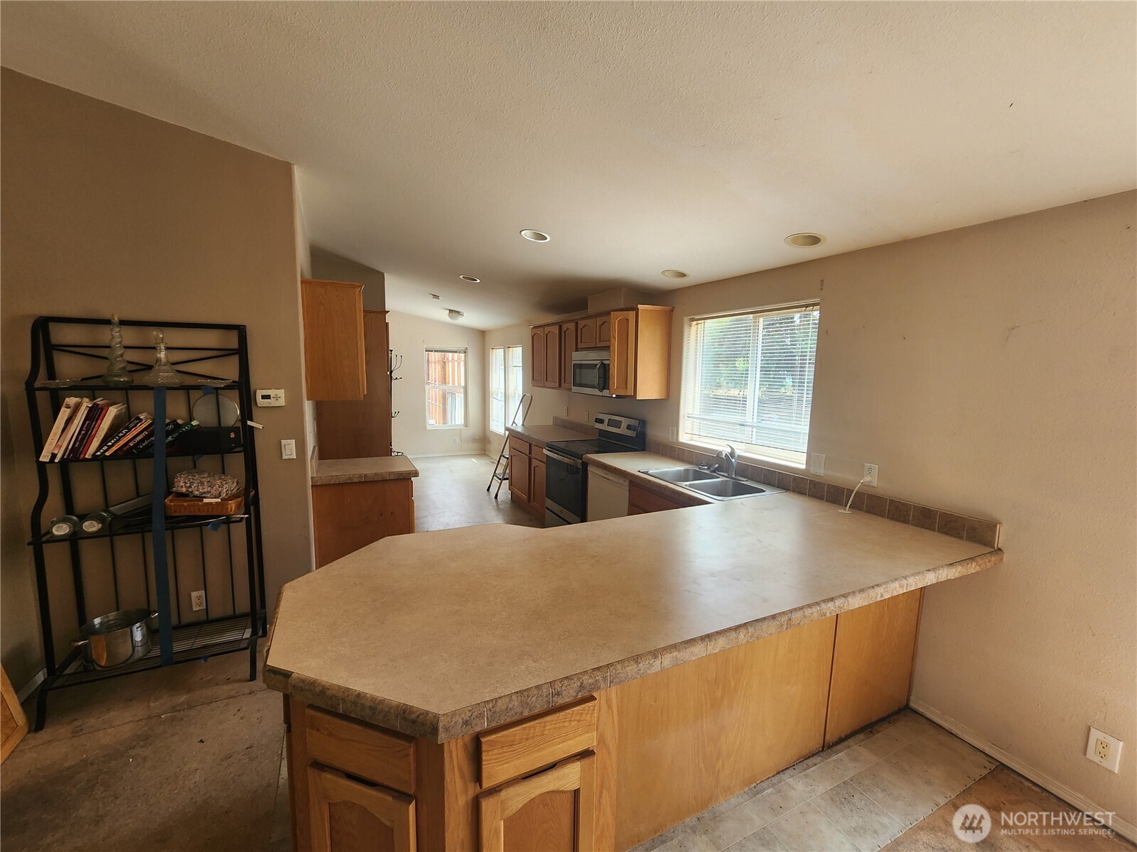 501 W 7th Street Property Photo 28