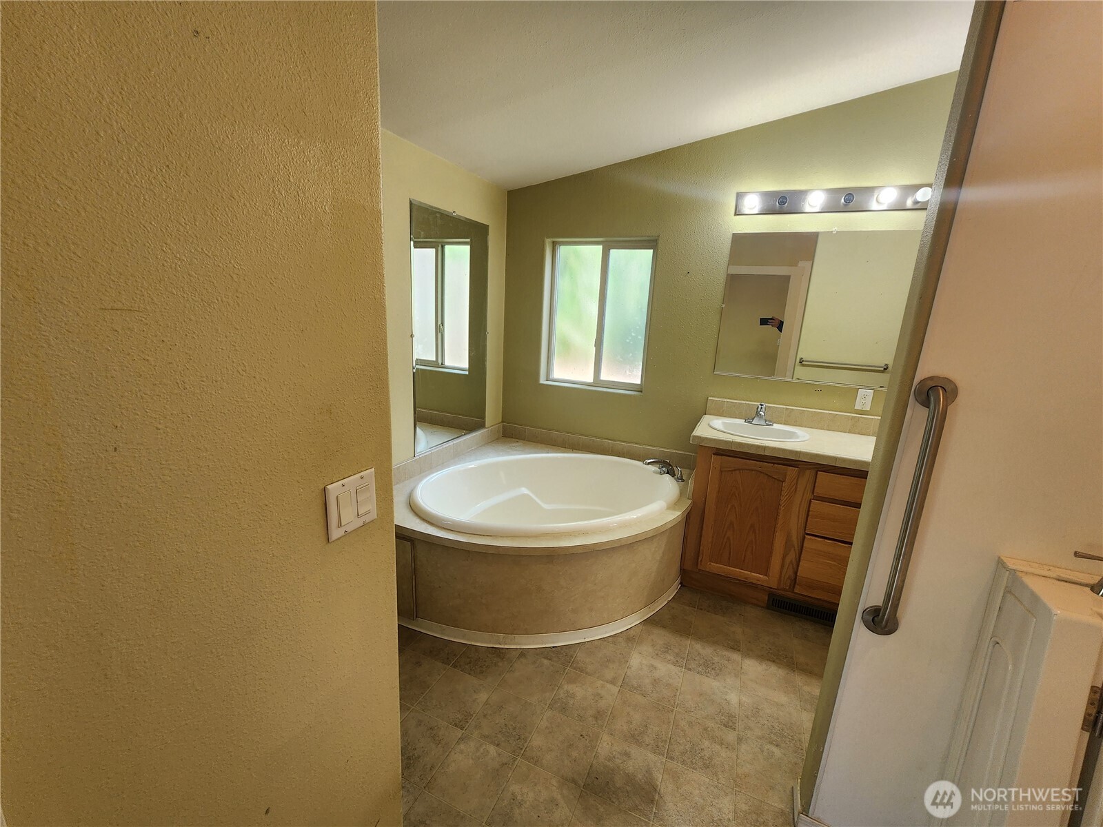 501 W 7th Street Property Photo 36