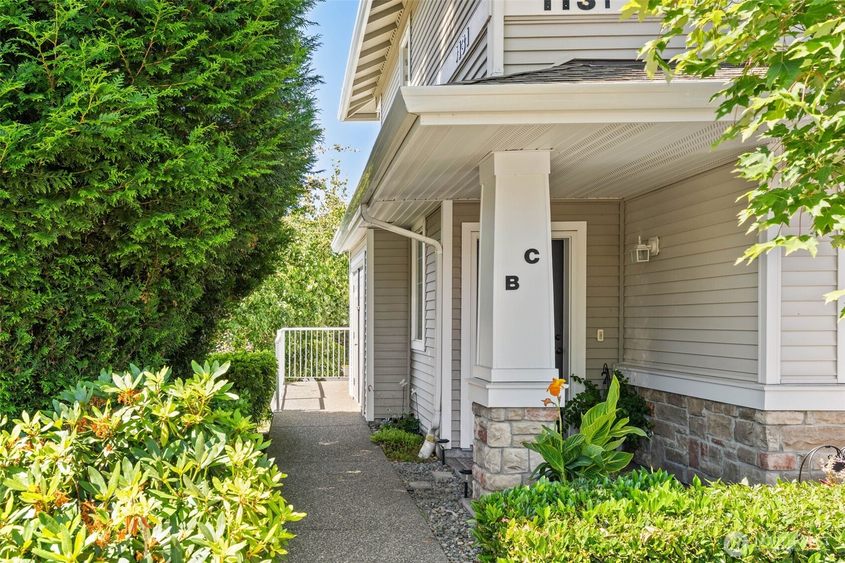 1131 63rd Street B Property Photo 2