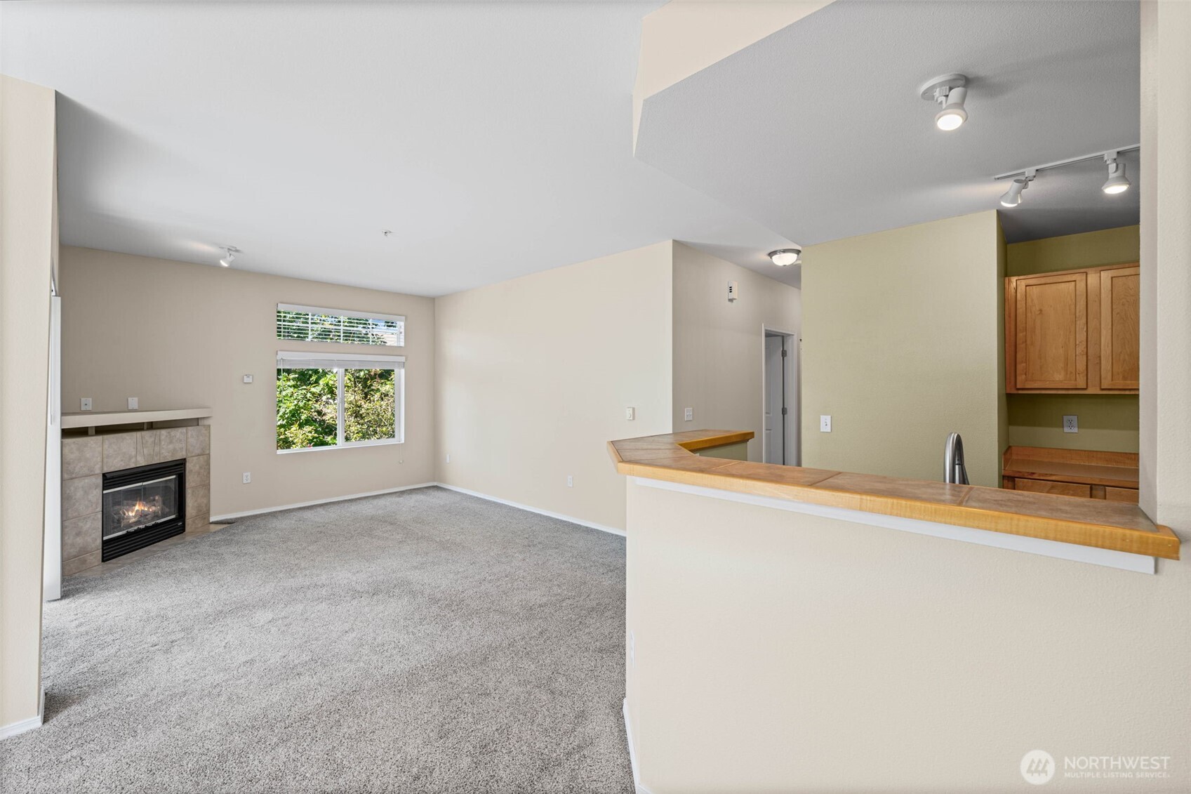 1131 63rd Street B Property Photo 7