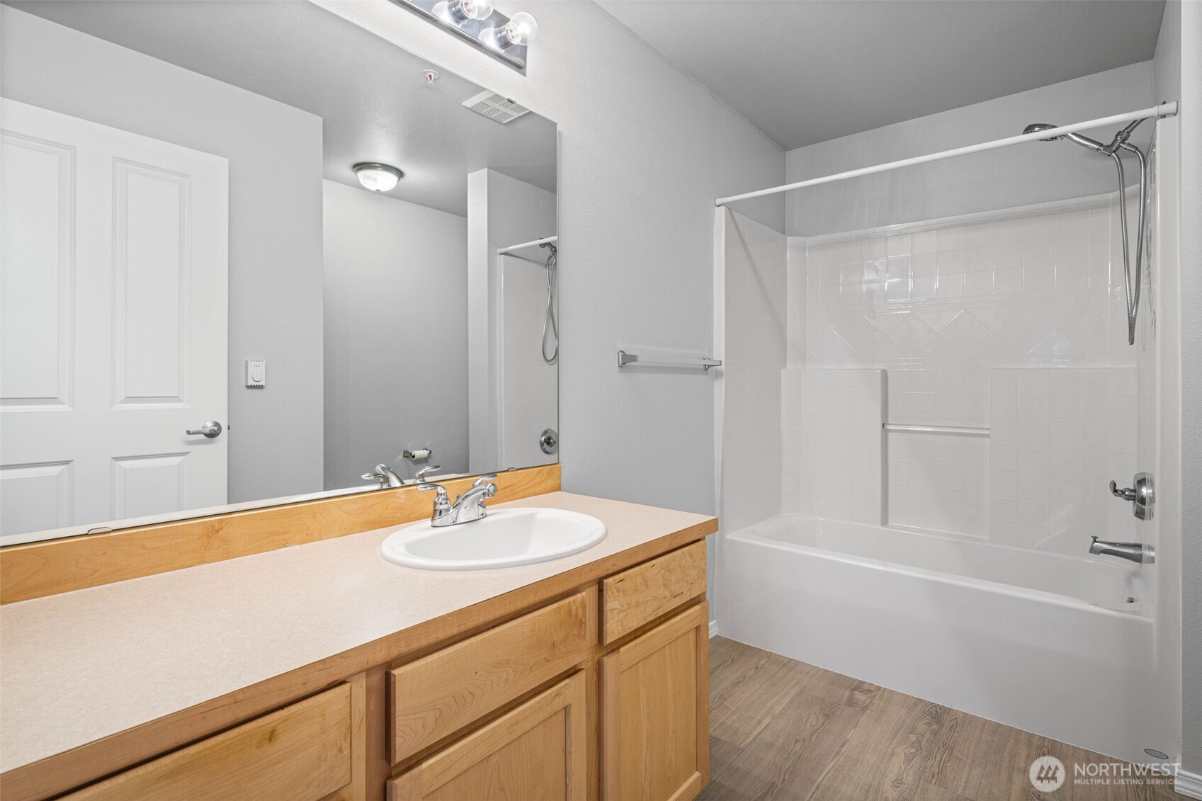 1131 63rd Street B Property Photo 20