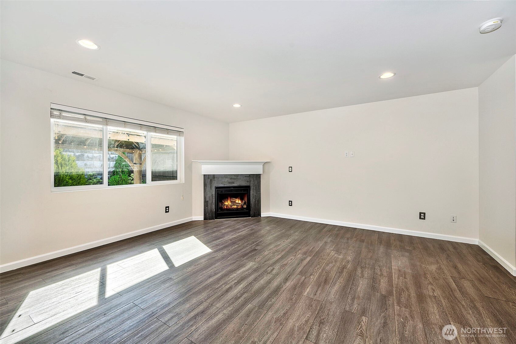 20231 4th Place Property Photo 7