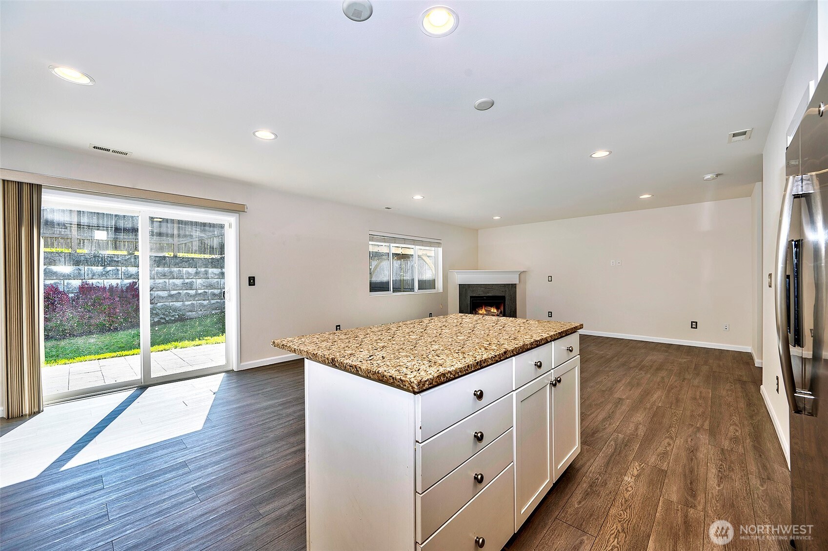 20231 4th Place Property Photo 12