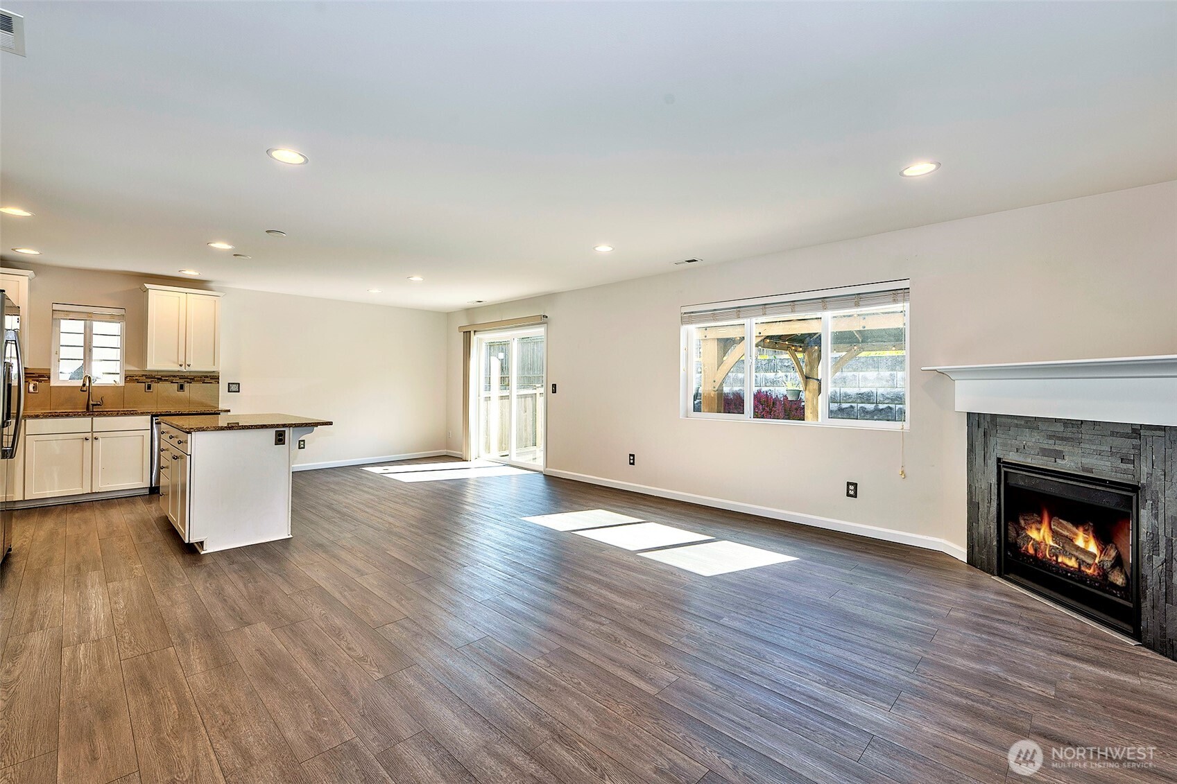 20231 4th Place Property Photo 14