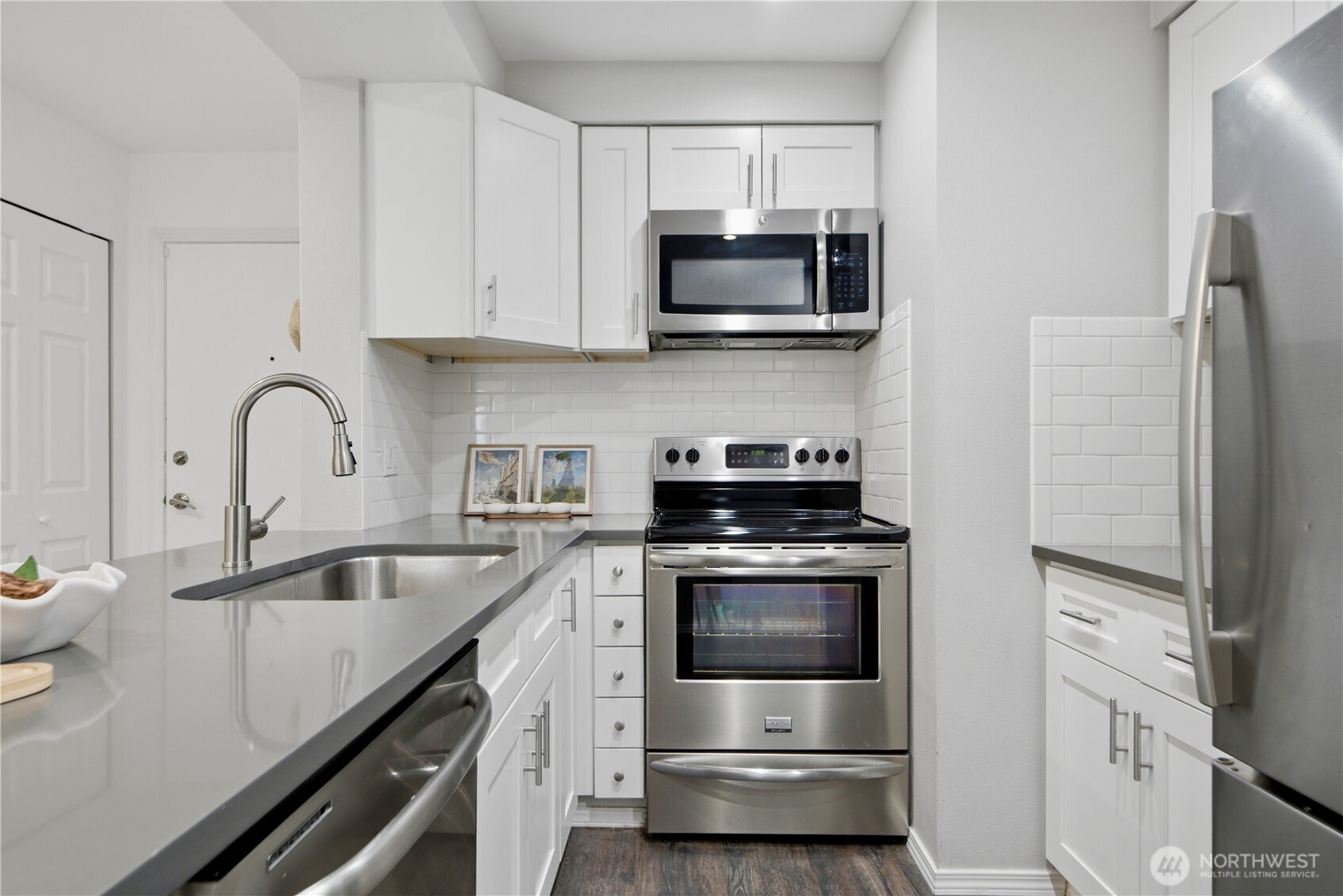 769 Hayes Street 201 Property Photo 10
