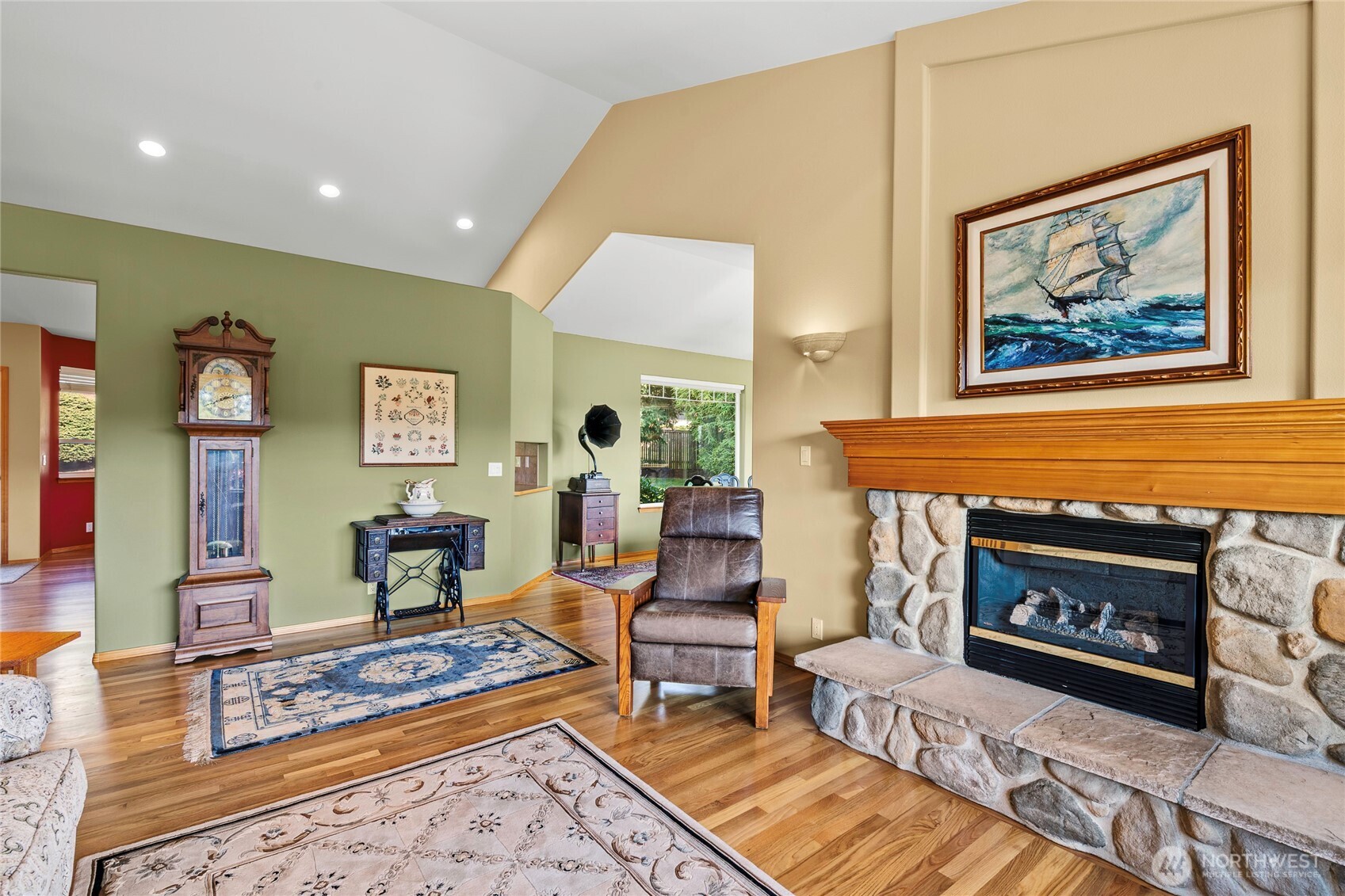 2207 Teal Court Property Photo 8