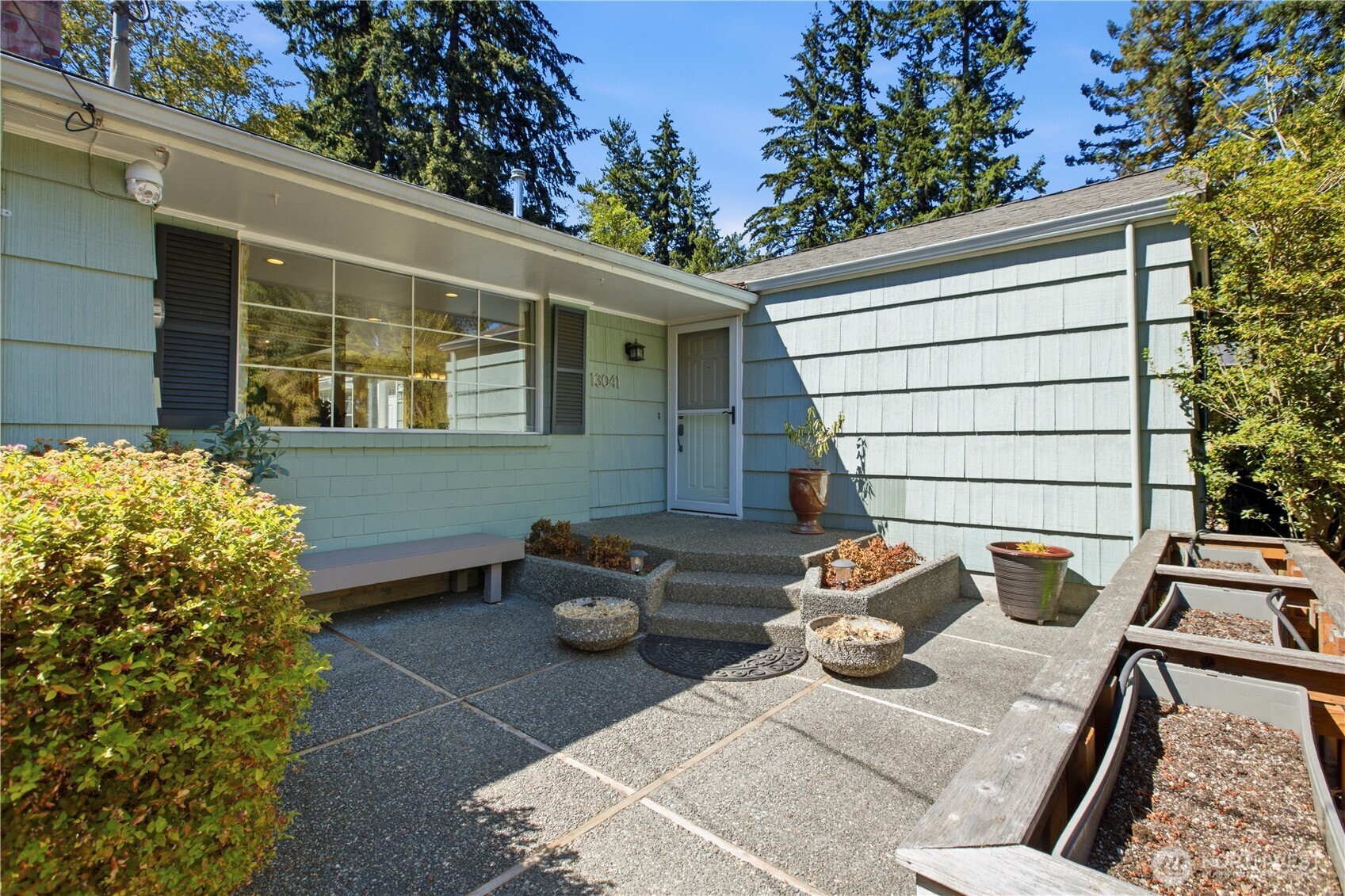 13041 25th Avenue Property Photo 2