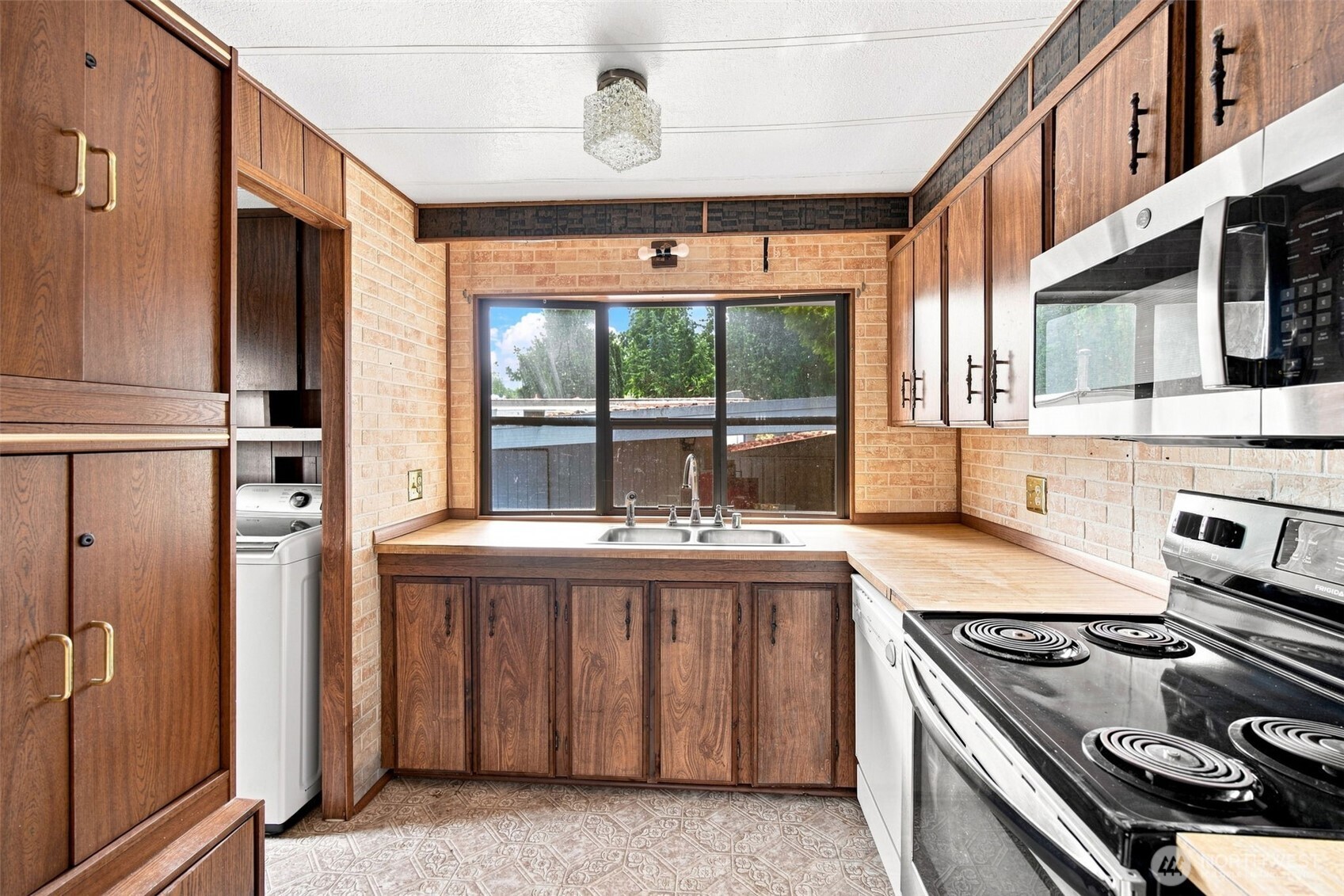 900 29th Street C19 Property Photo 4