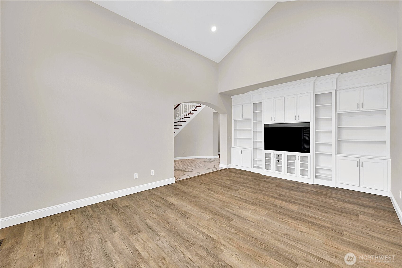 5507 Waller Road Property Photo 15