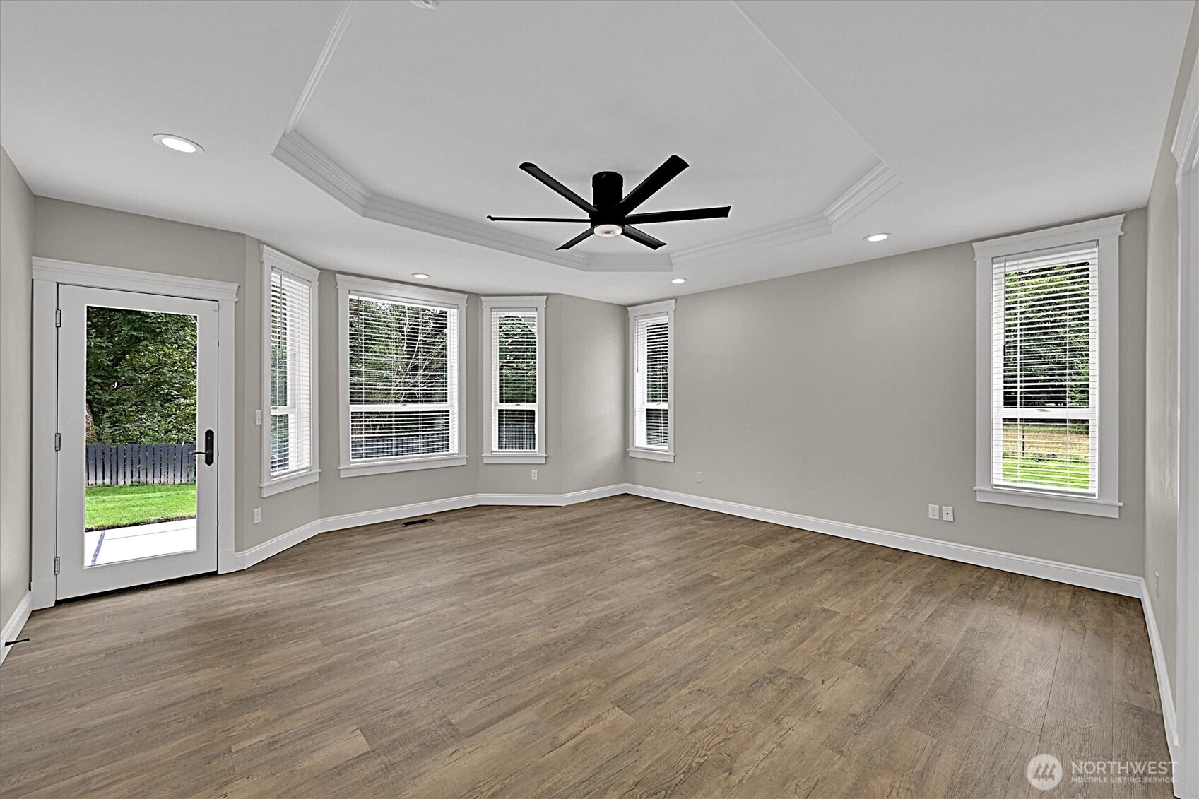 5507 Waller Road Property Photo 27