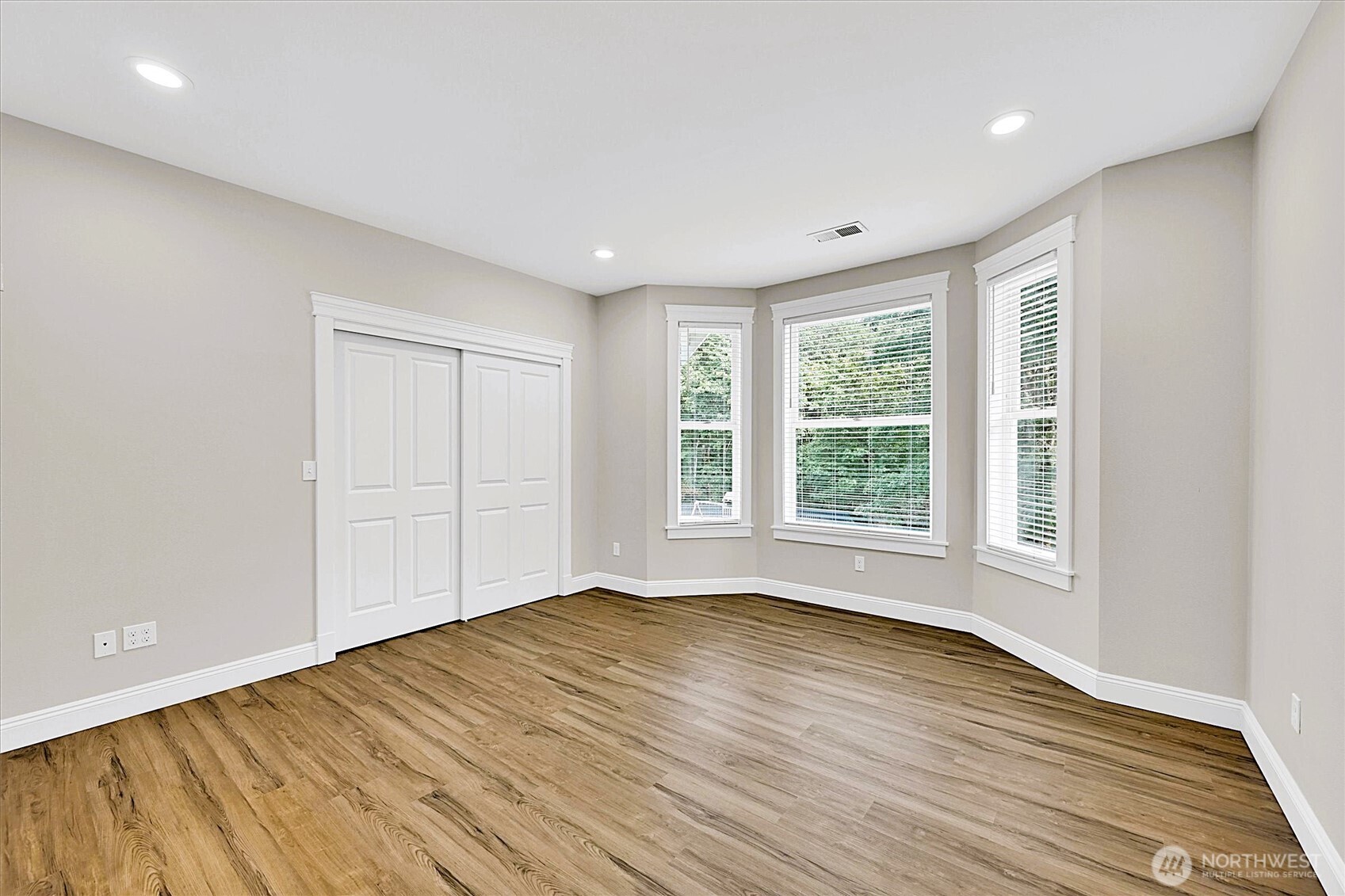 5507 Waller Road Property Photo 34