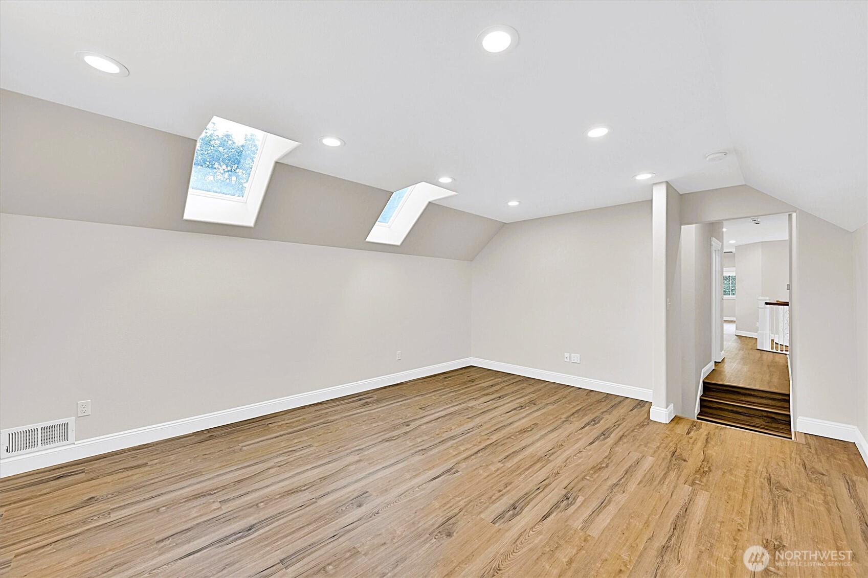 5507 Waller Road Property Photo 36