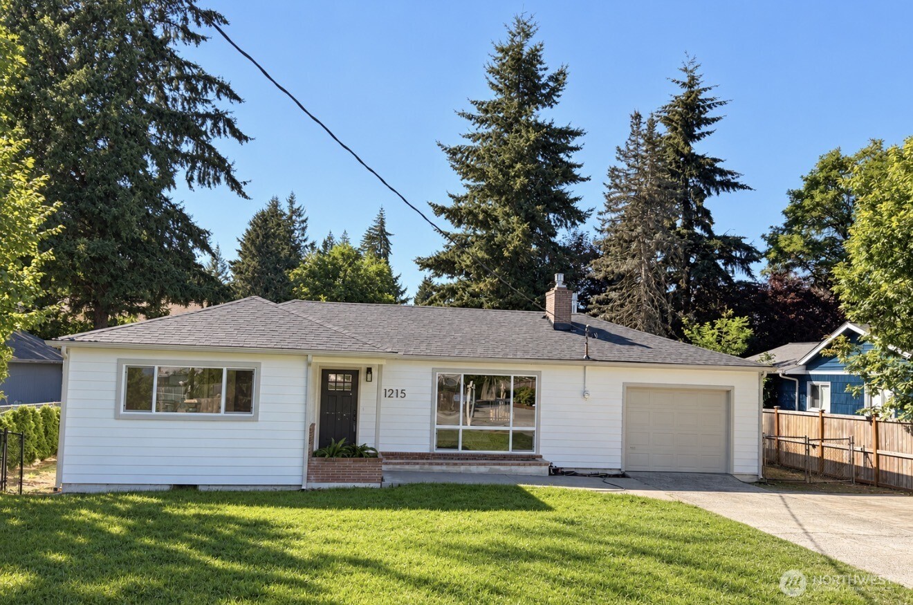 1215 Hall Street Property Photo 1