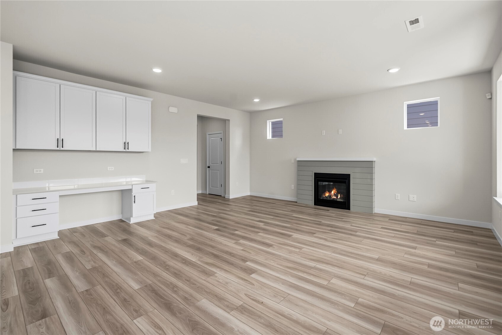 6011 Thornhill Avenue Property Photo 8