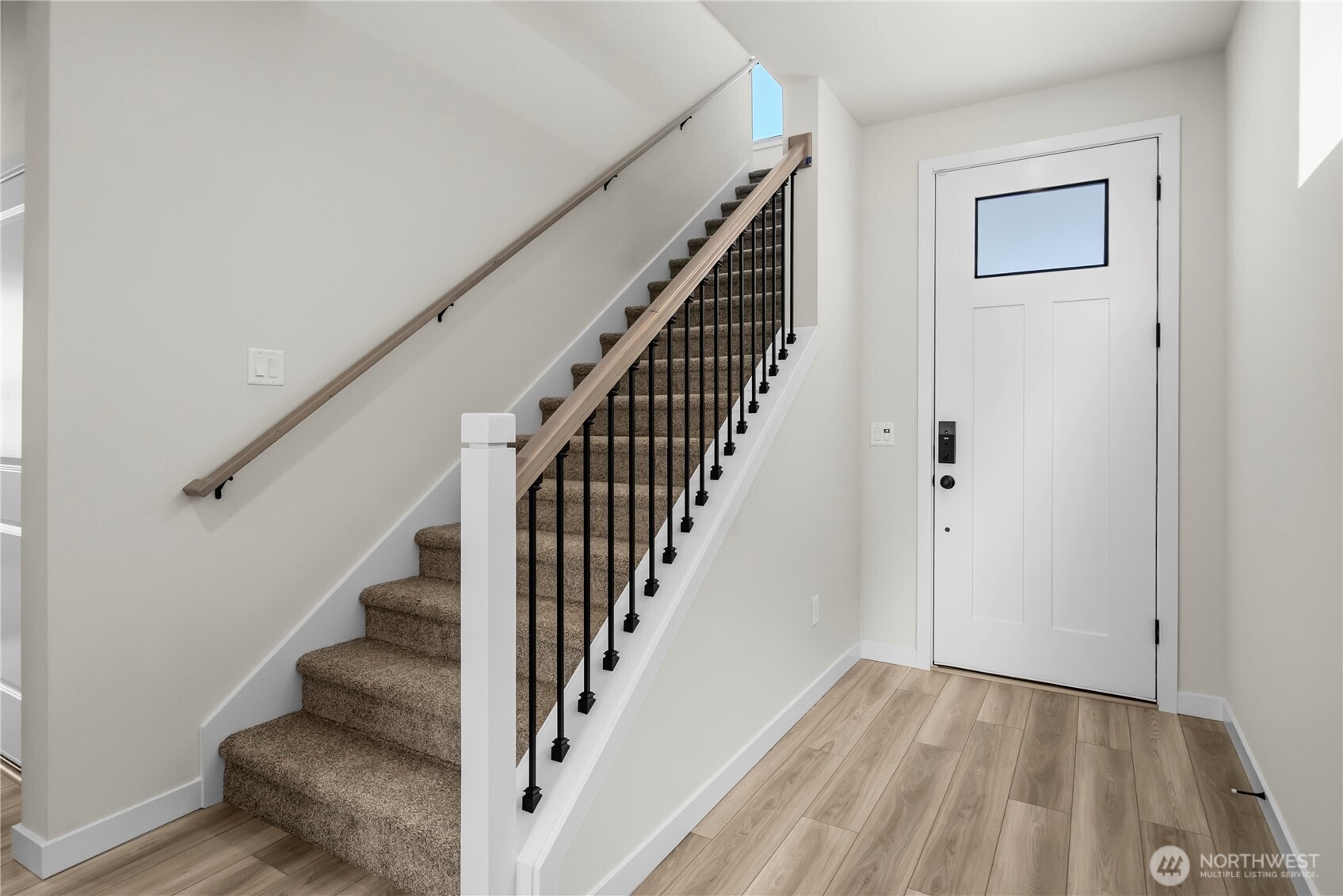6011 Thornhill Avenue Property Photo 17