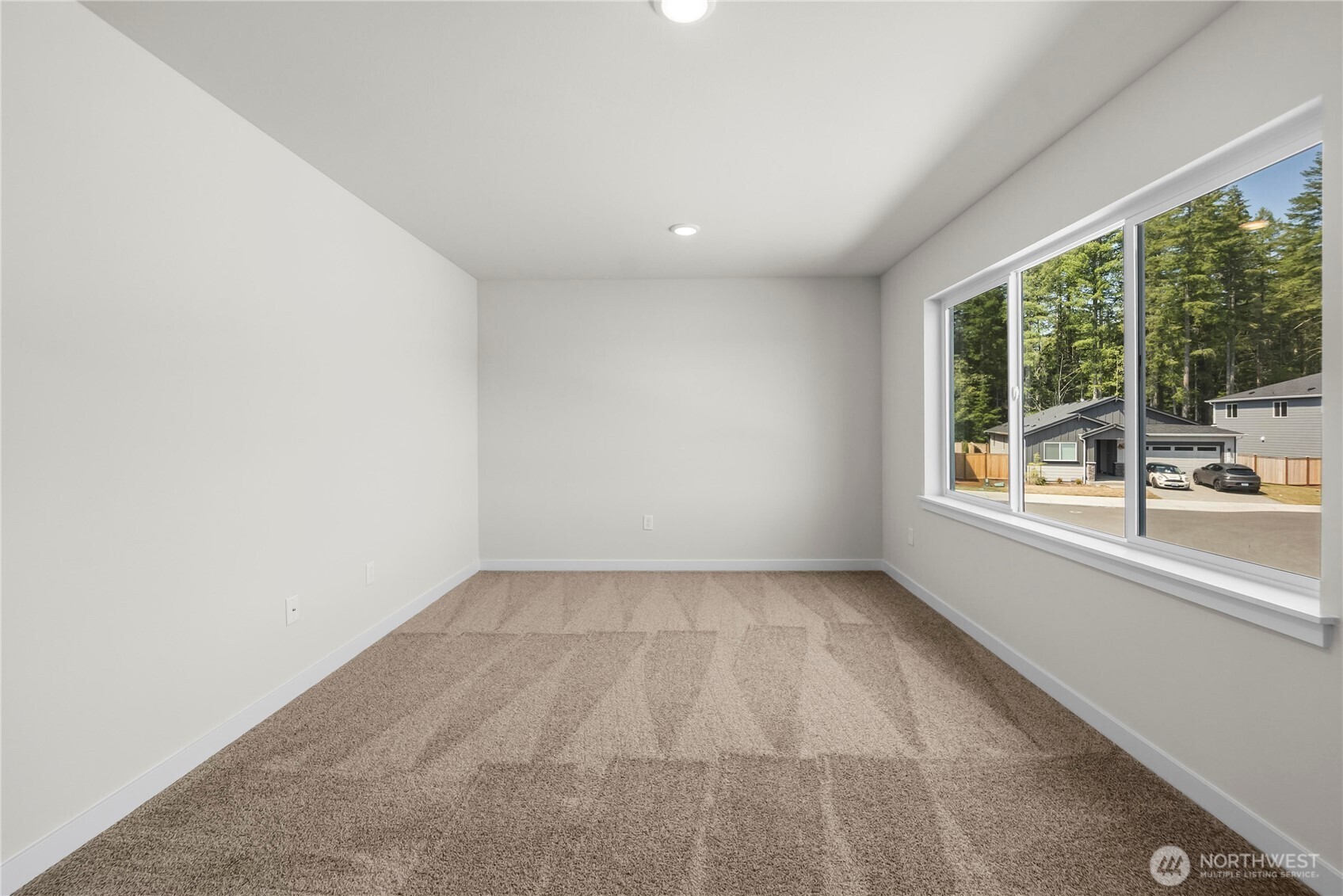 6011 Thornhill Avenue Property Photo 18