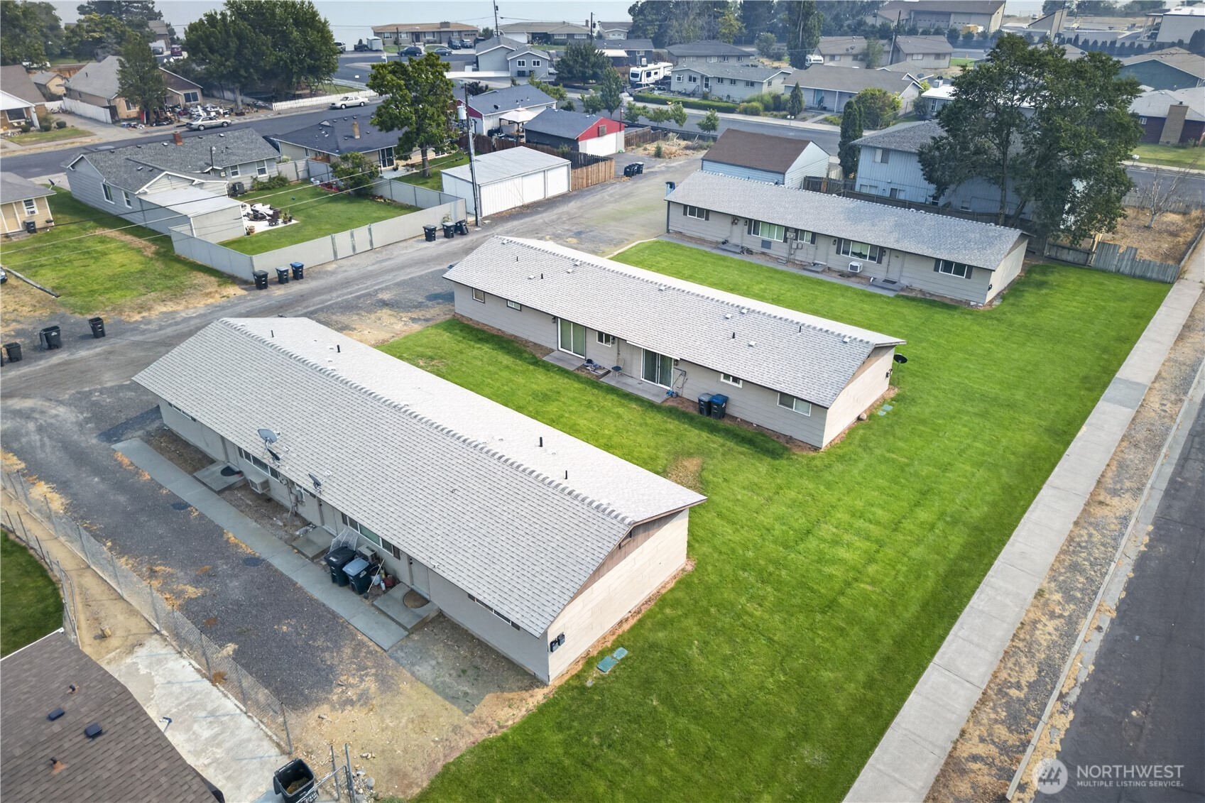 1133 1135 Cascade Avenue Property Photo 1
