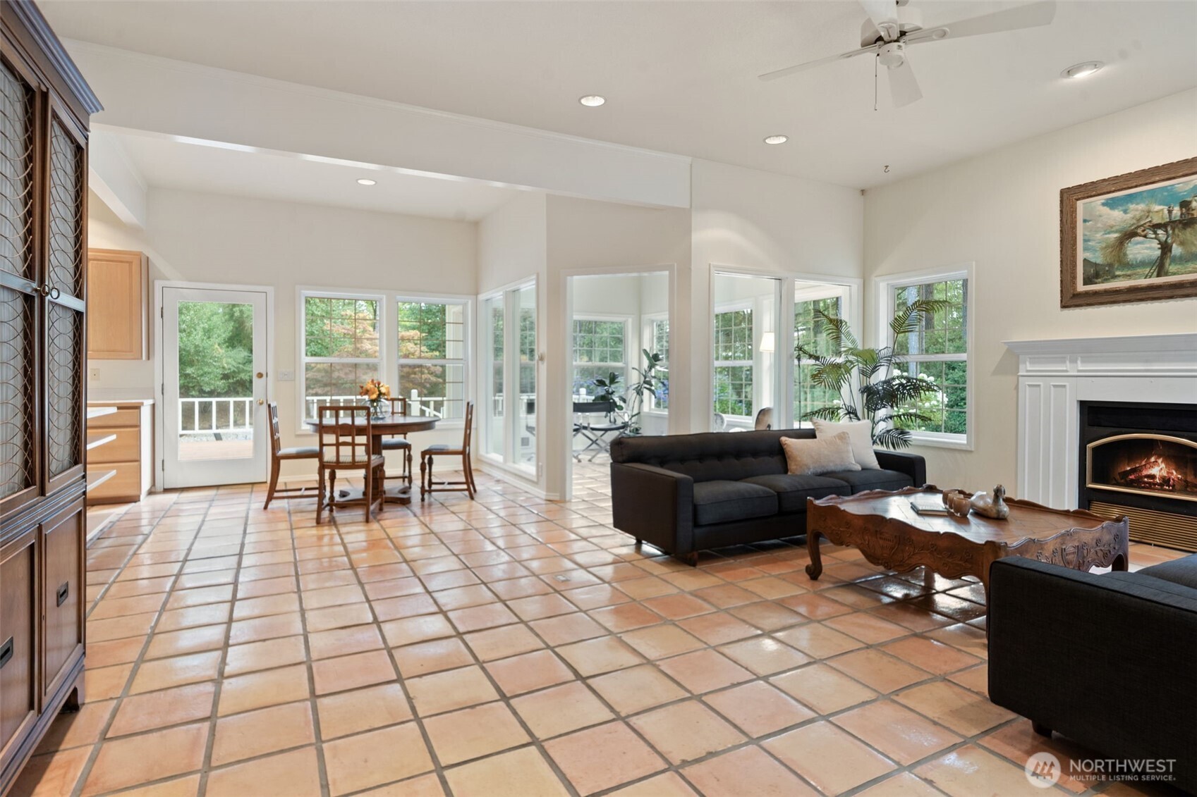 641 E Lakeshore Drive Property Photo 4