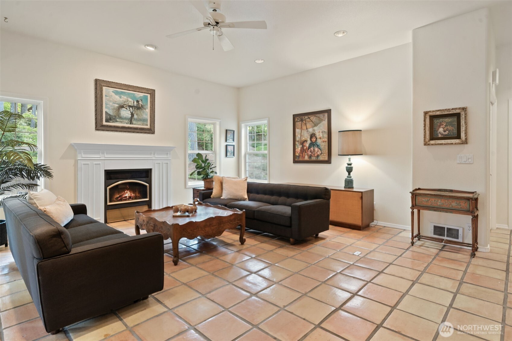 641 E Lakeshore Drive Property Photo 6