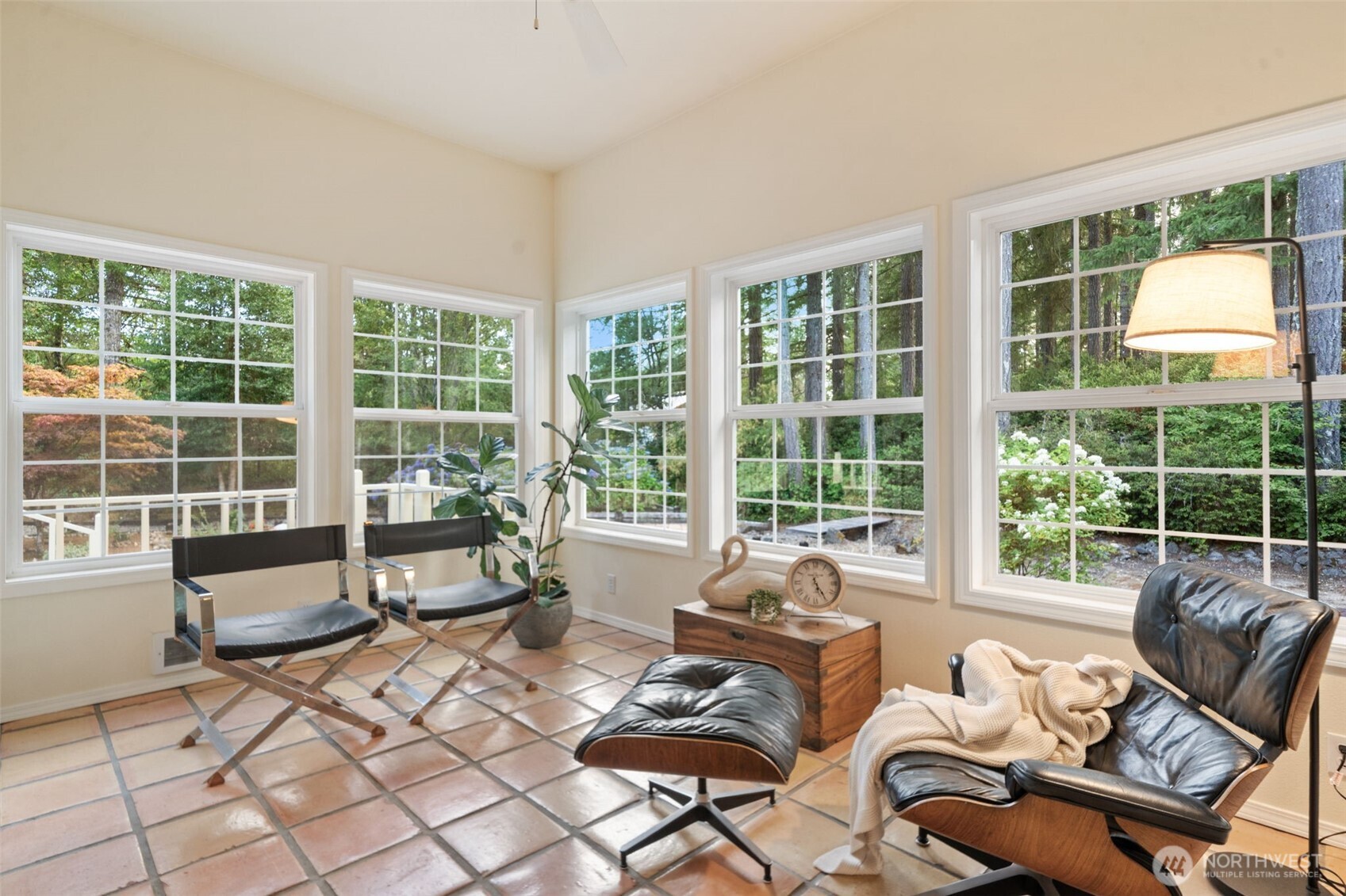 641 E Lakeshore Drive Property Photo 8