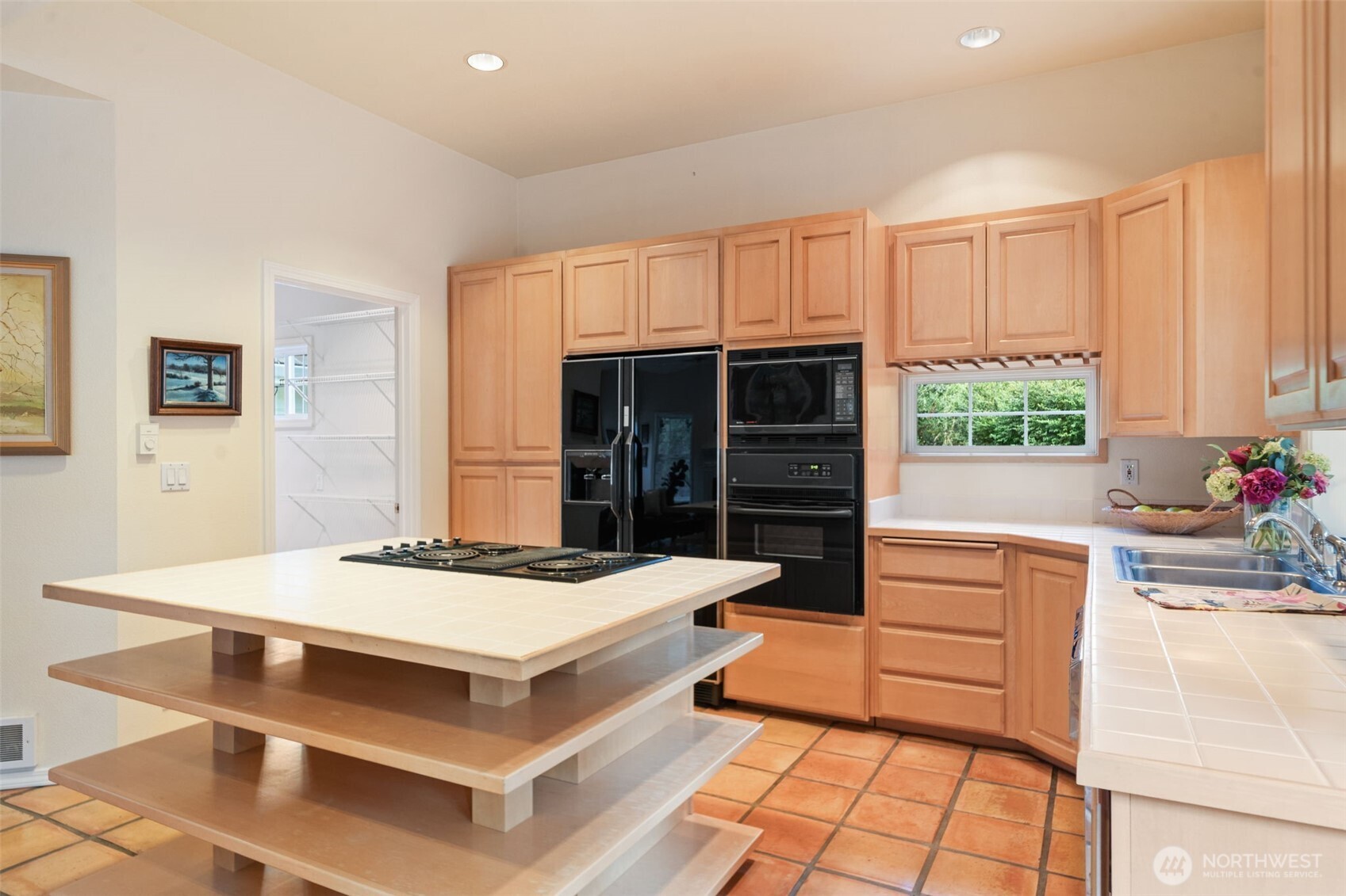 641 E Lakeshore Drive Property Photo 13