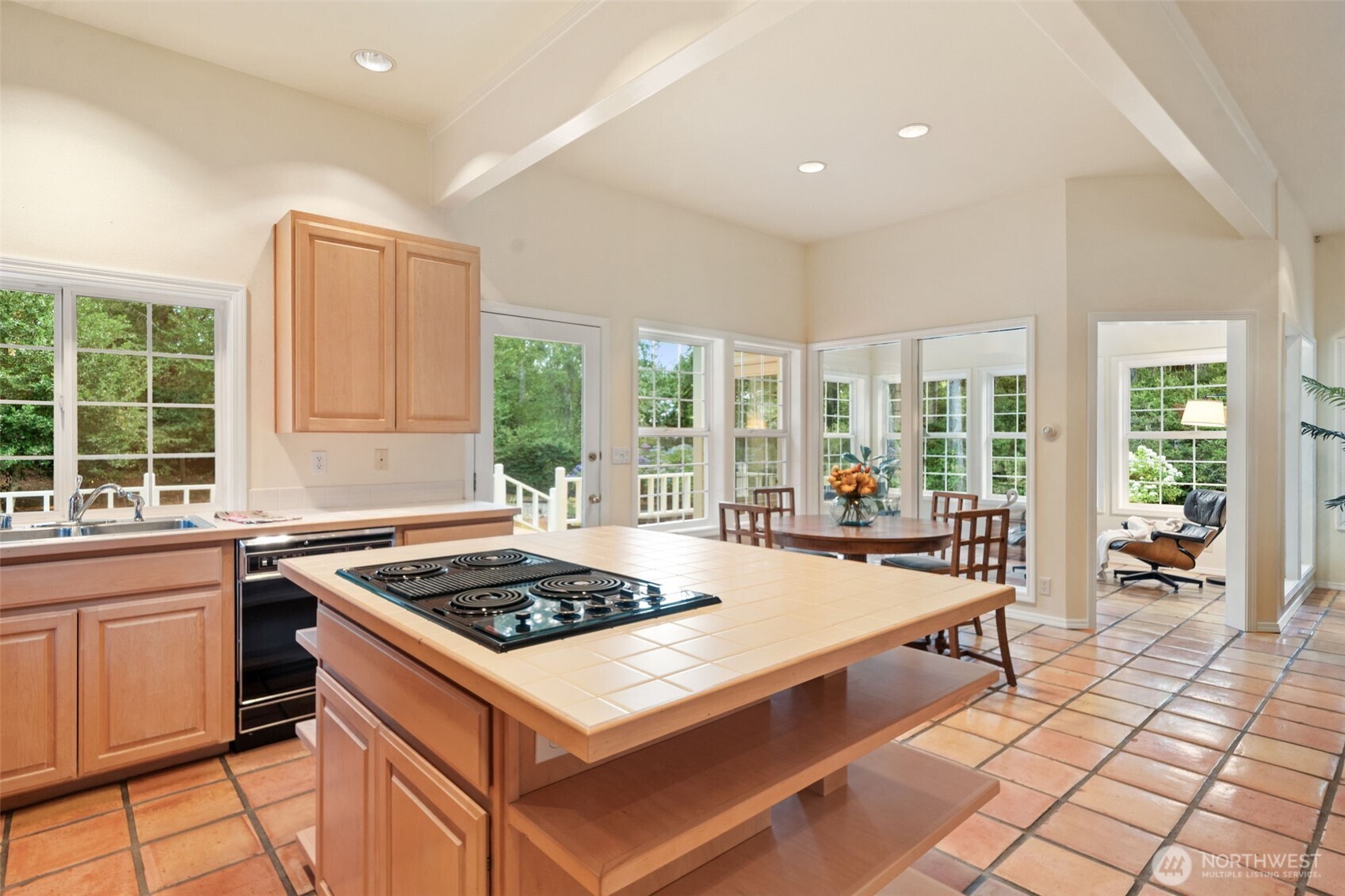 641 E Lakeshore Drive Property Photo 17